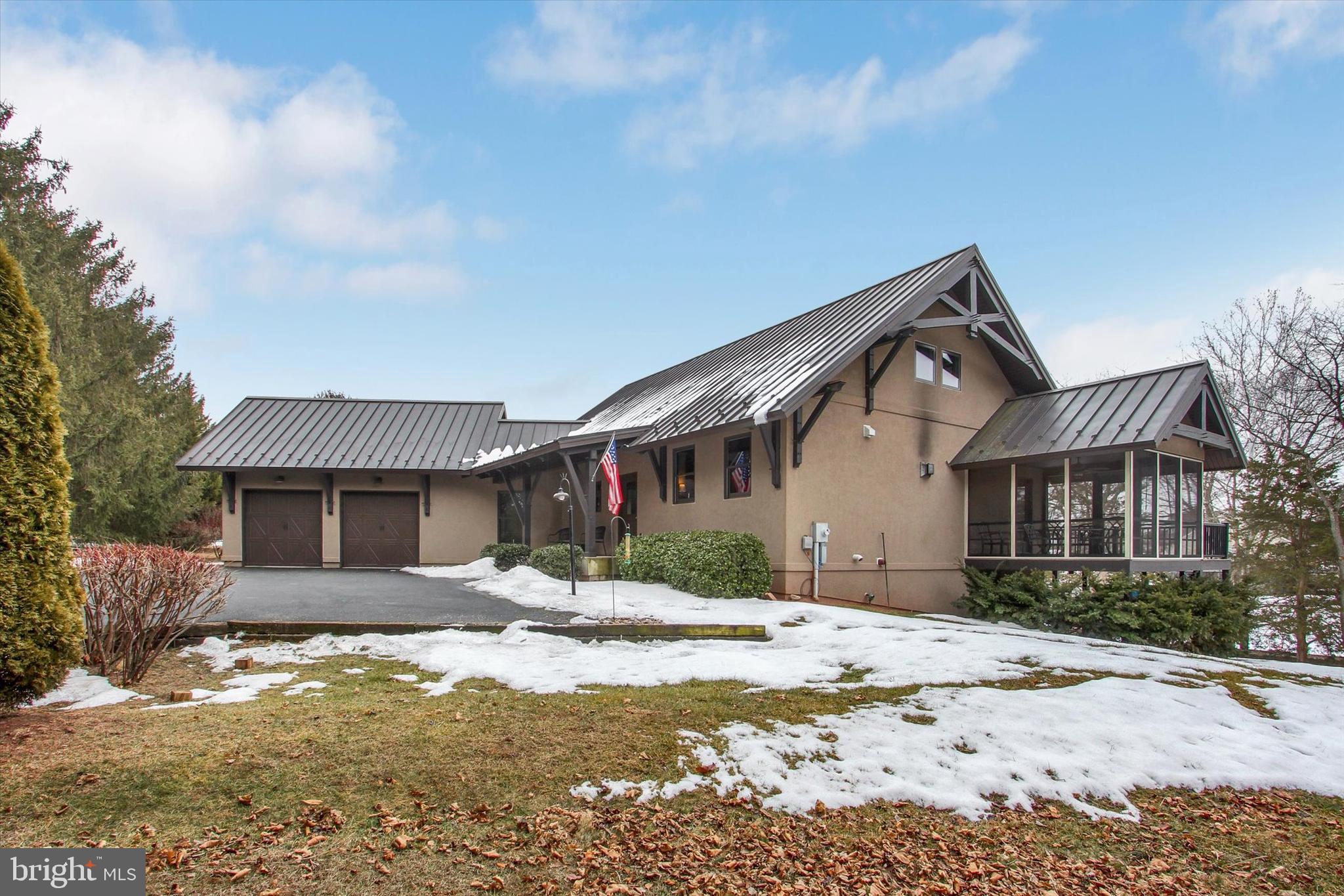 LAKE HERITAGE - Residential