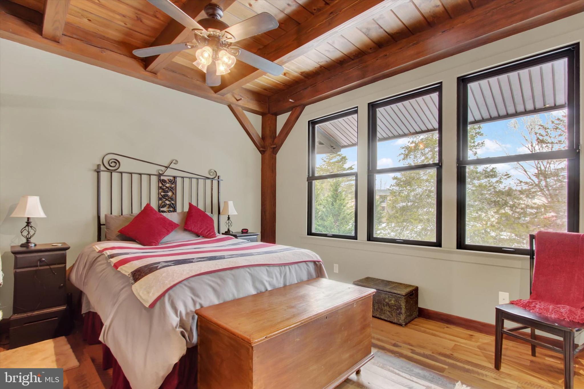 LAKE HERITAGE - Residential