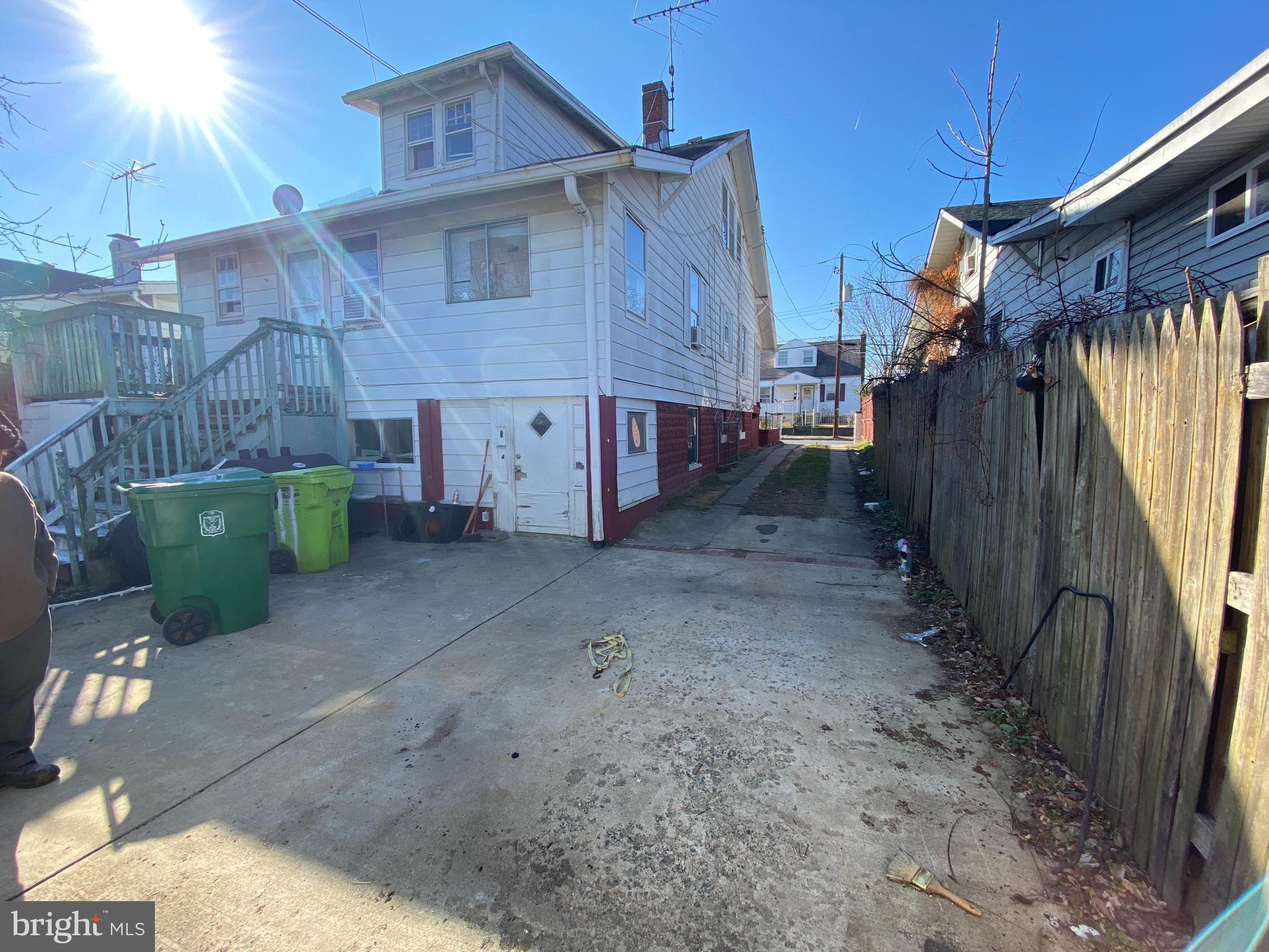 COLMAR MANOR - Residential