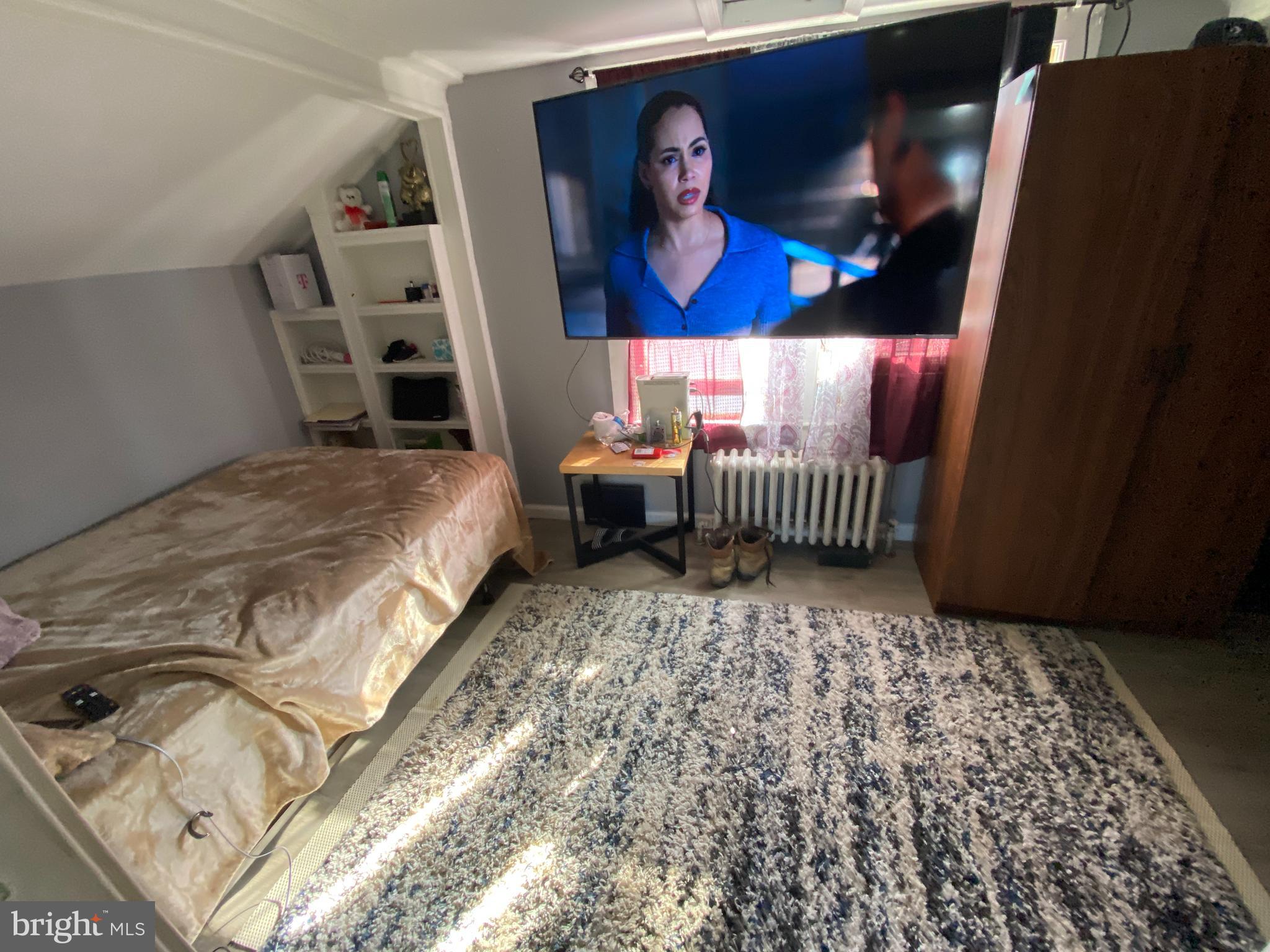 COLMAR MANOR - Residential