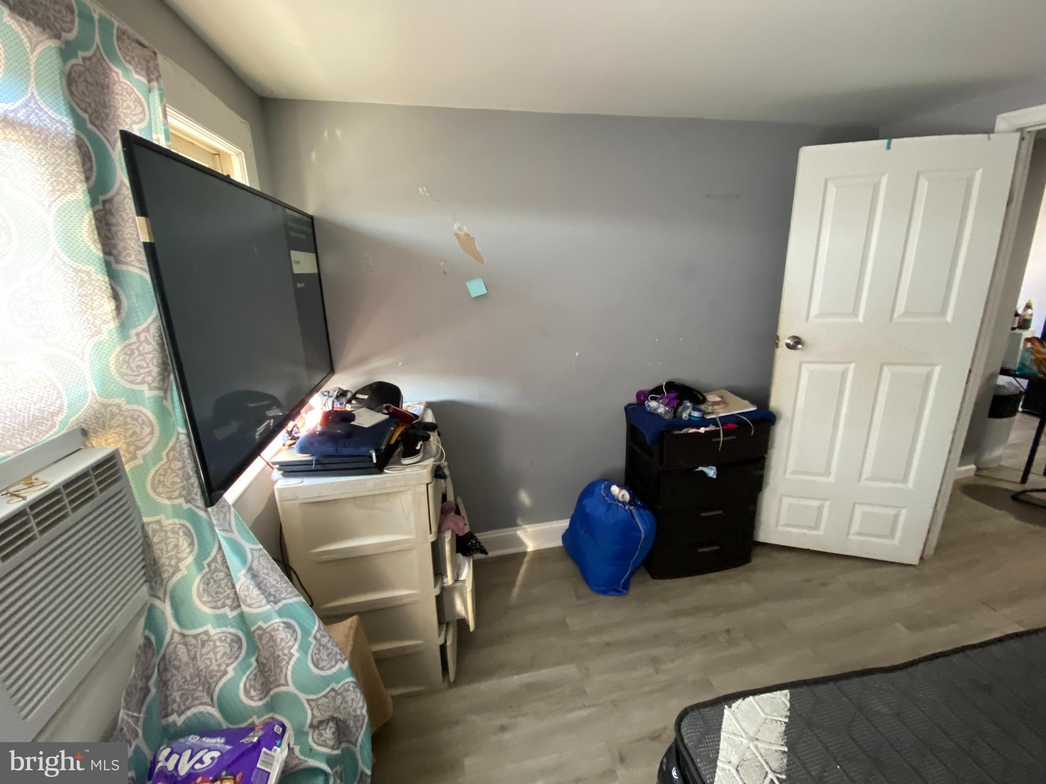 COLMAR MANOR - Residential