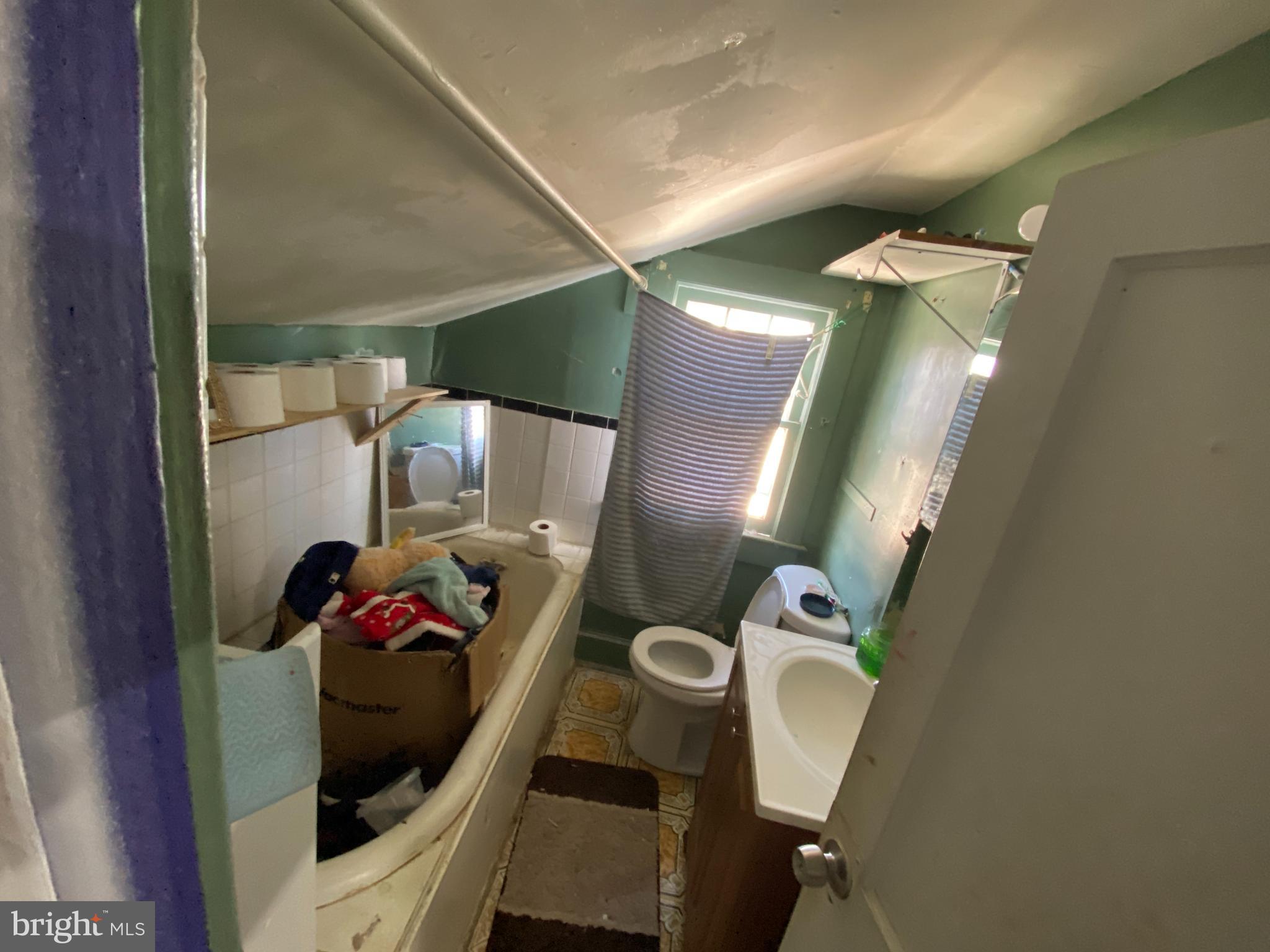 COLMAR MANOR - Residential