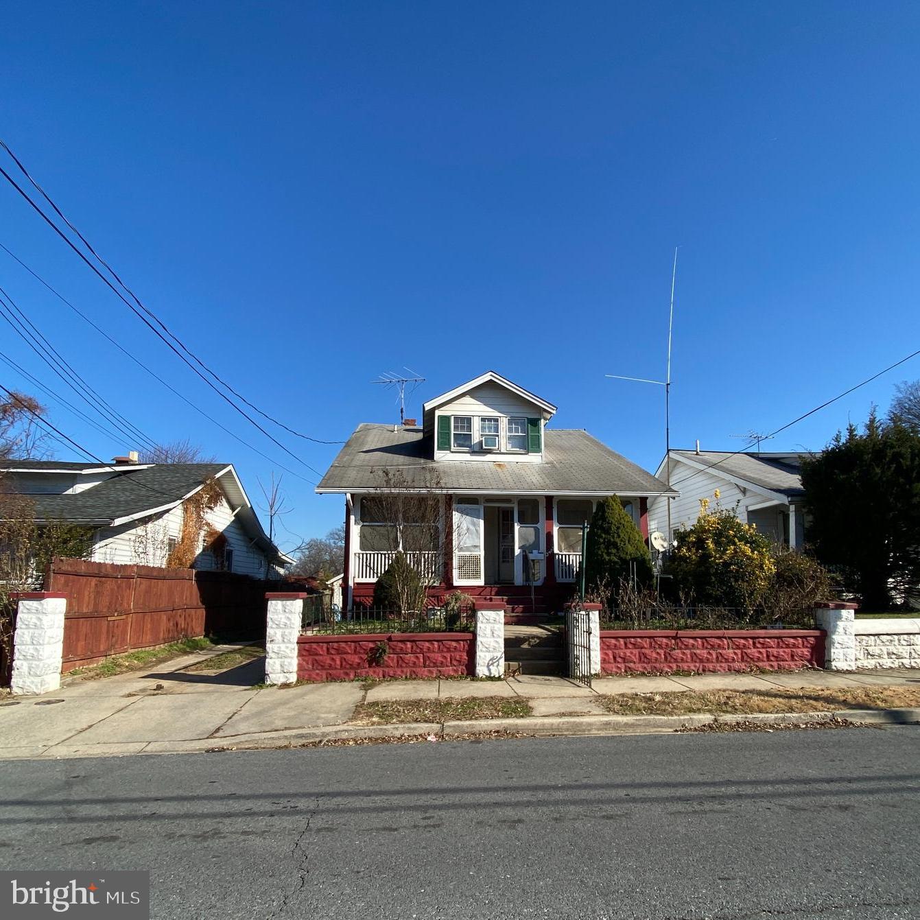 COLMAR MANOR - Residential