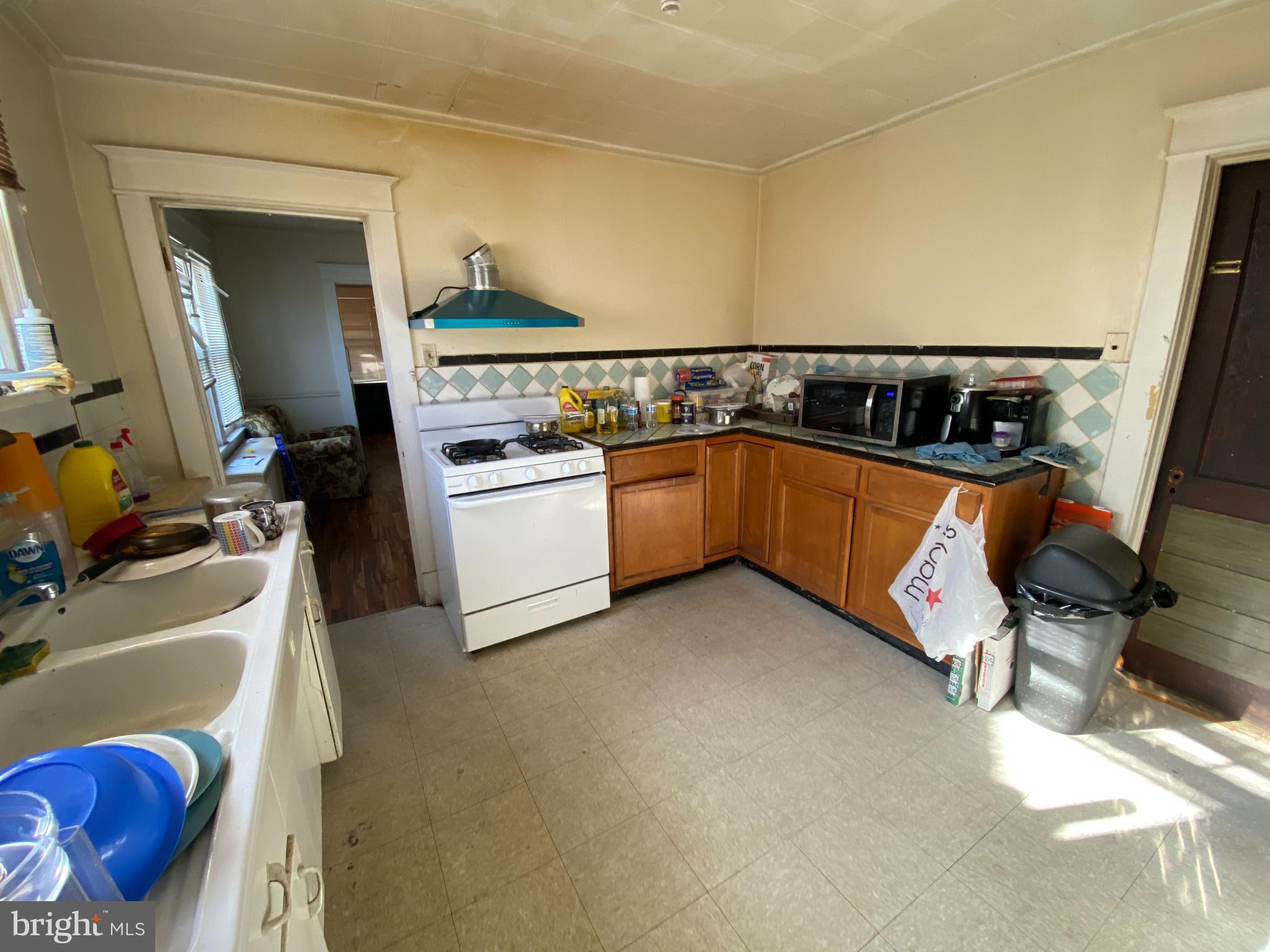 COLMAR MANOR - Residential