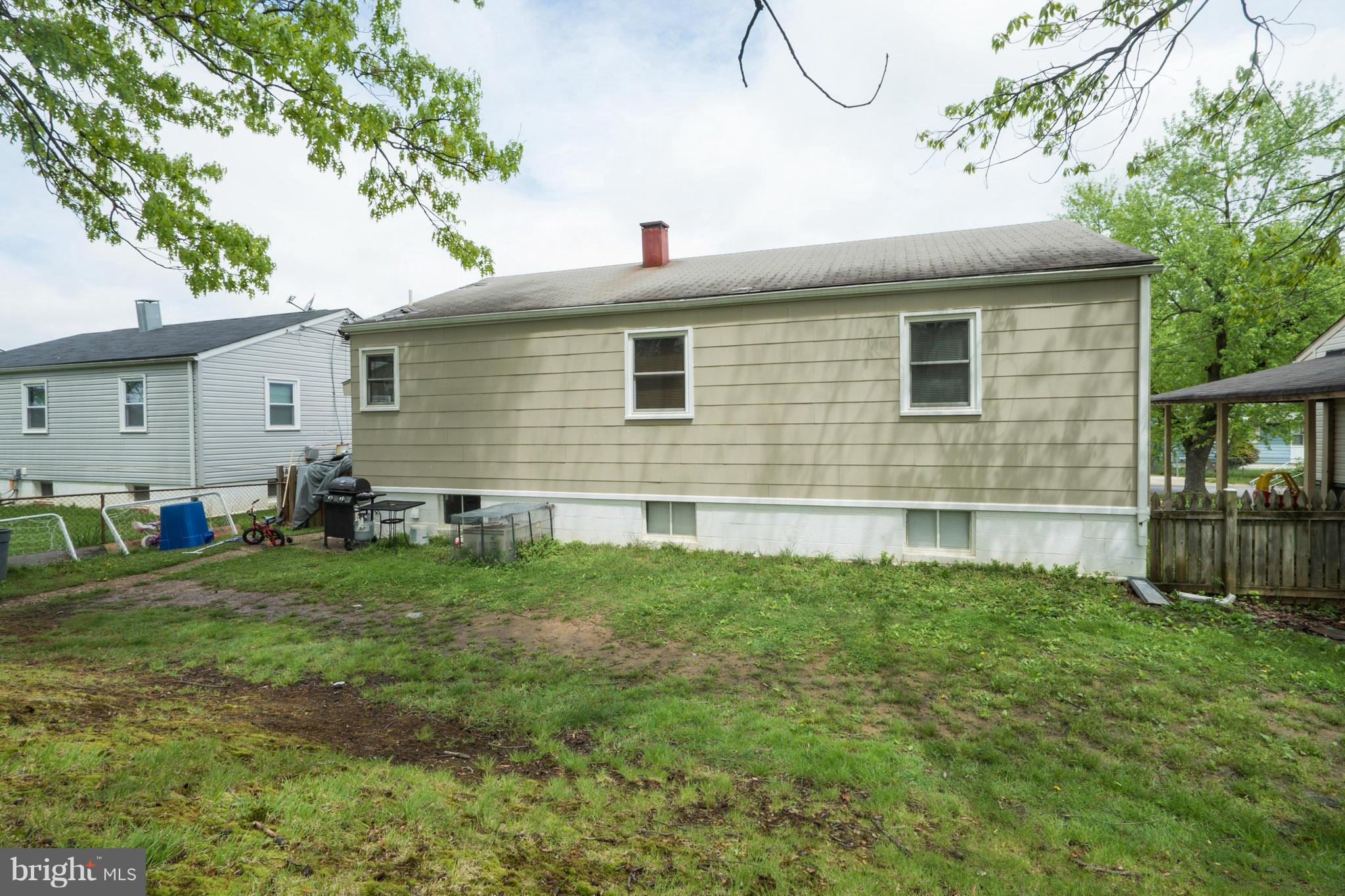 LANHAM WOODS - Residential