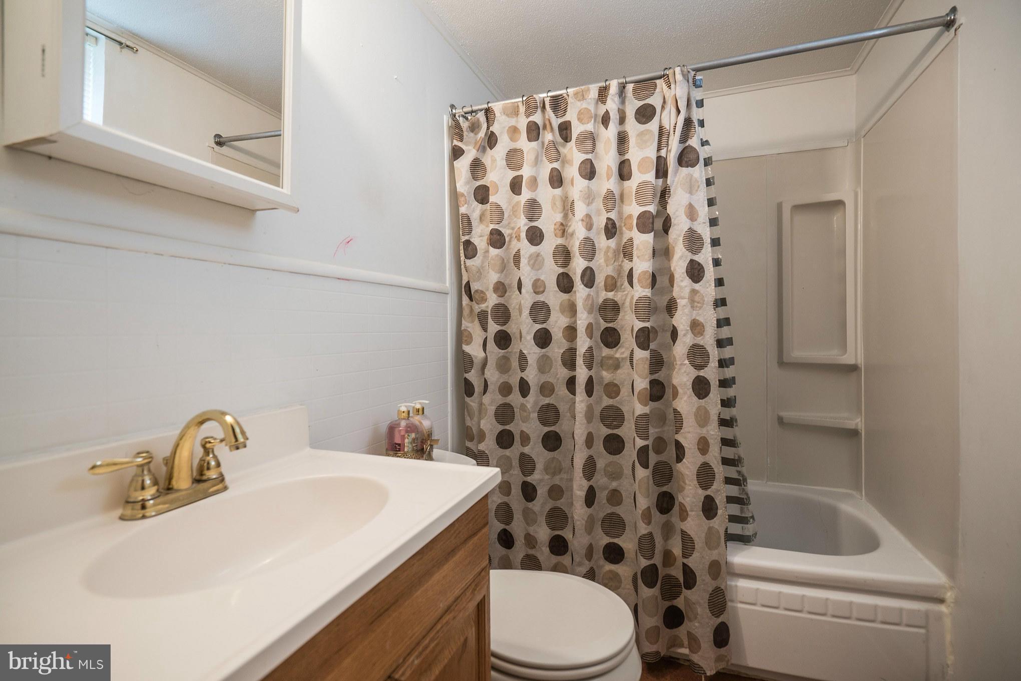 LANHAM WOODS - Residential