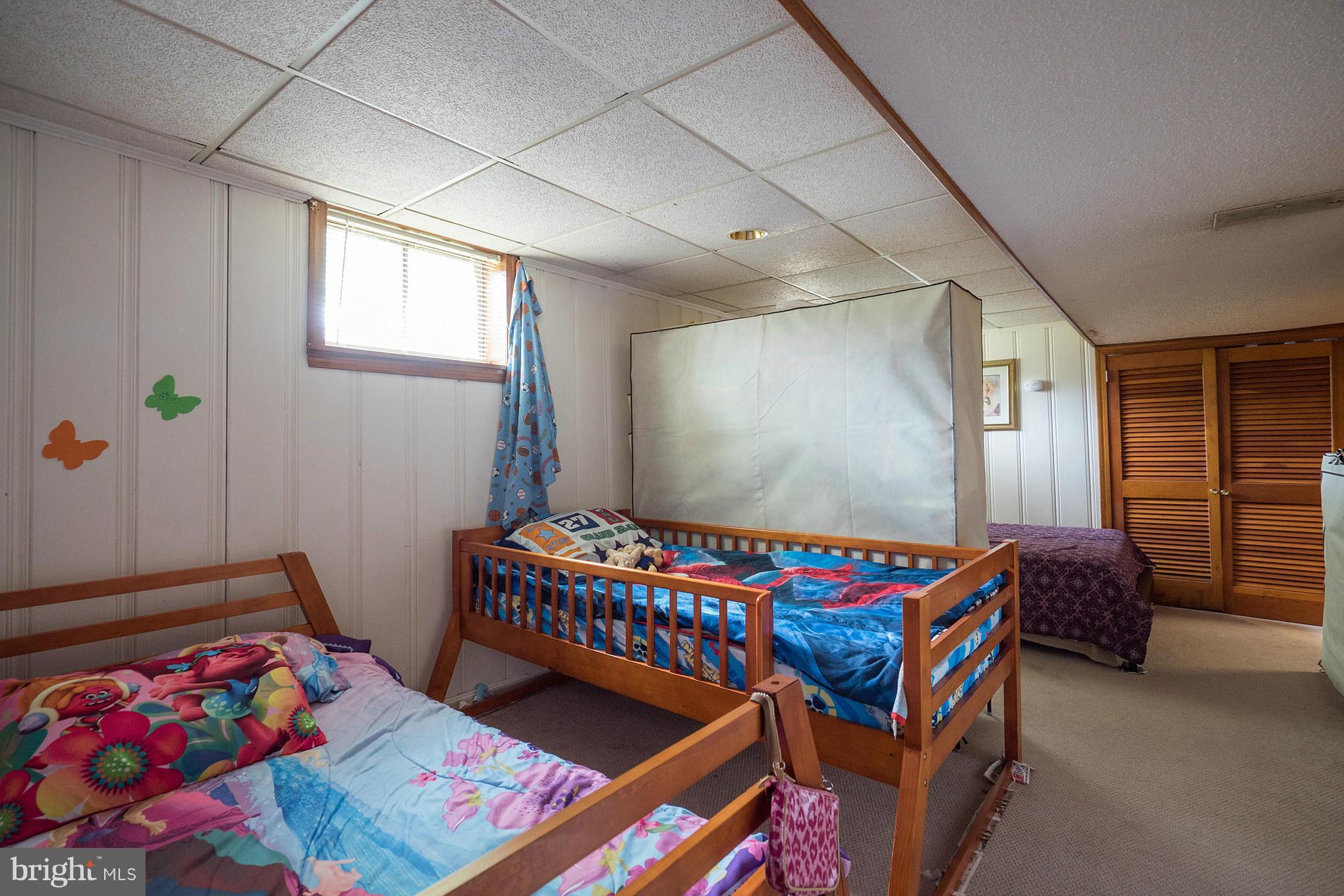 LANHAM WOODS - Residential