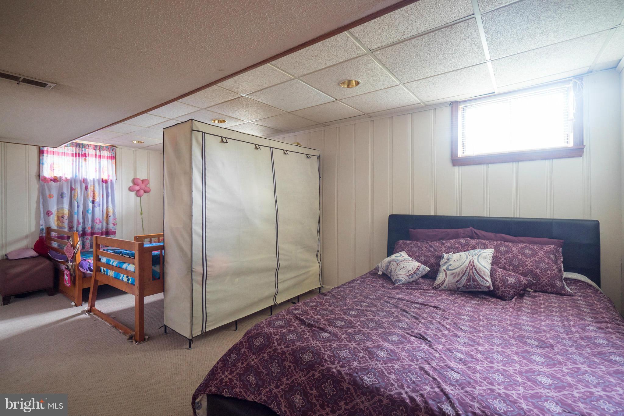 LANHAM WOODS - Residential