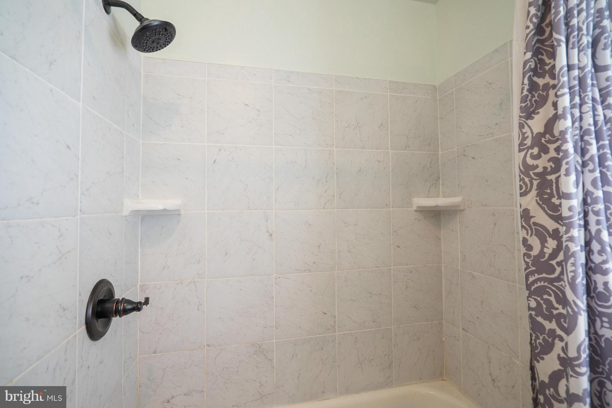 LANHAM WOODS - Residential