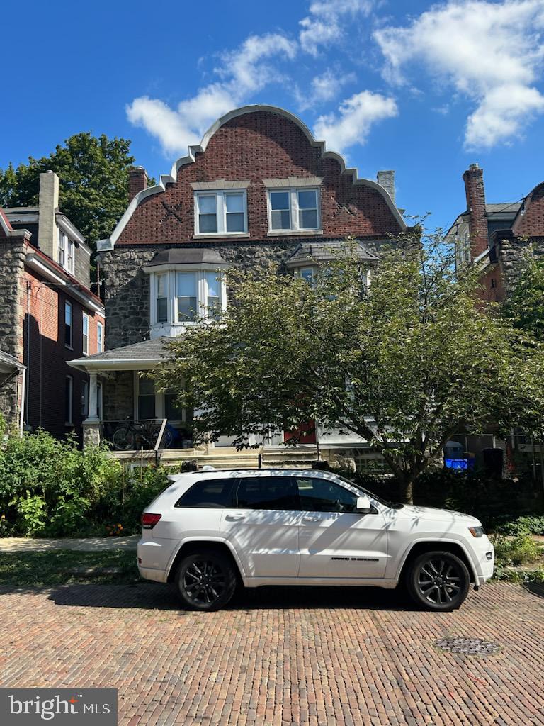 316 W WINONA STREET 1