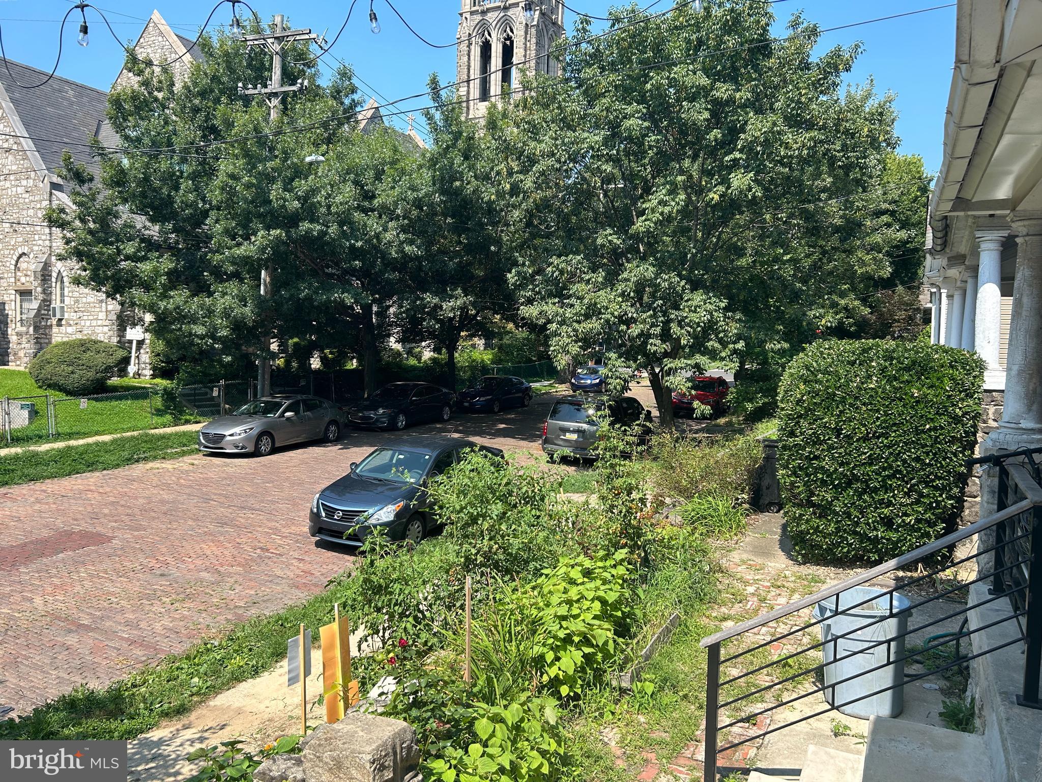 316 W WINONA STREET 1