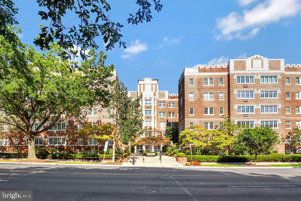 3901 CONNECTICUT AVENUE NW 406