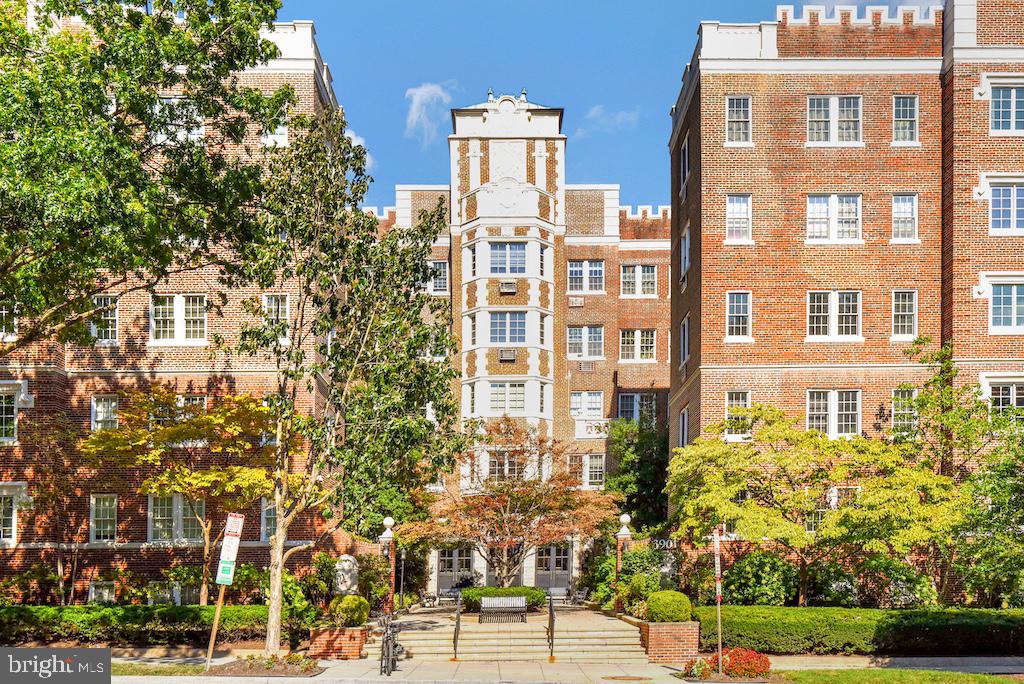 3901 CONNECTICUT AVENUE NW 406