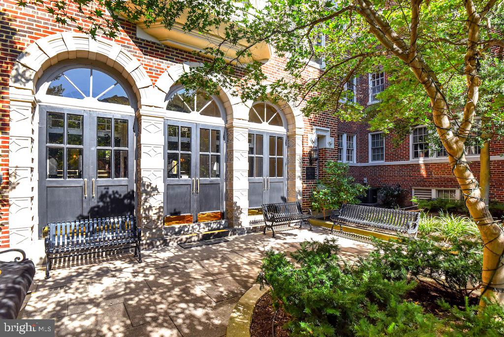 3901 CONNECTICUT AVENUE NW 406