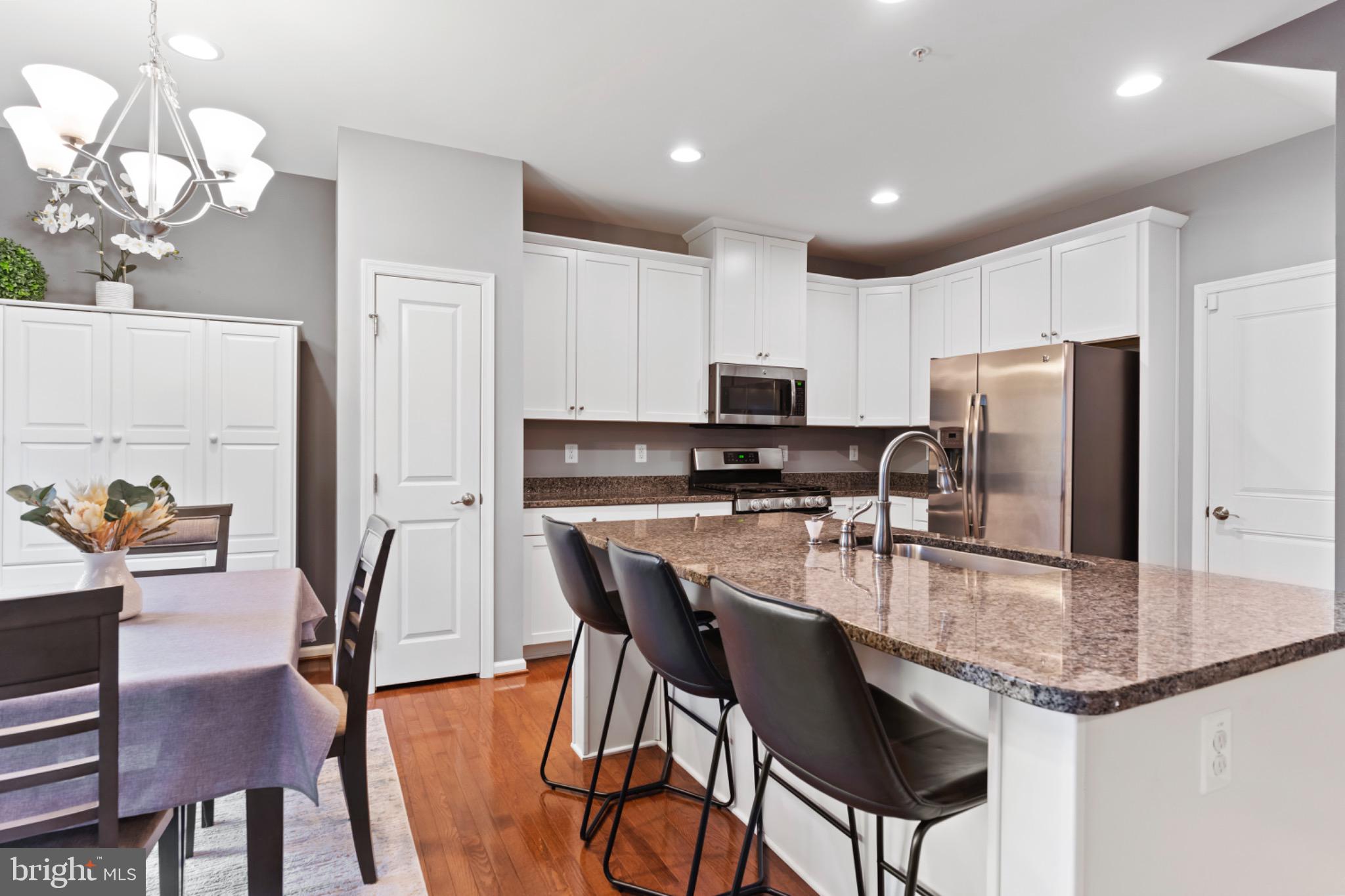 4048 SILVER CHARM COURT