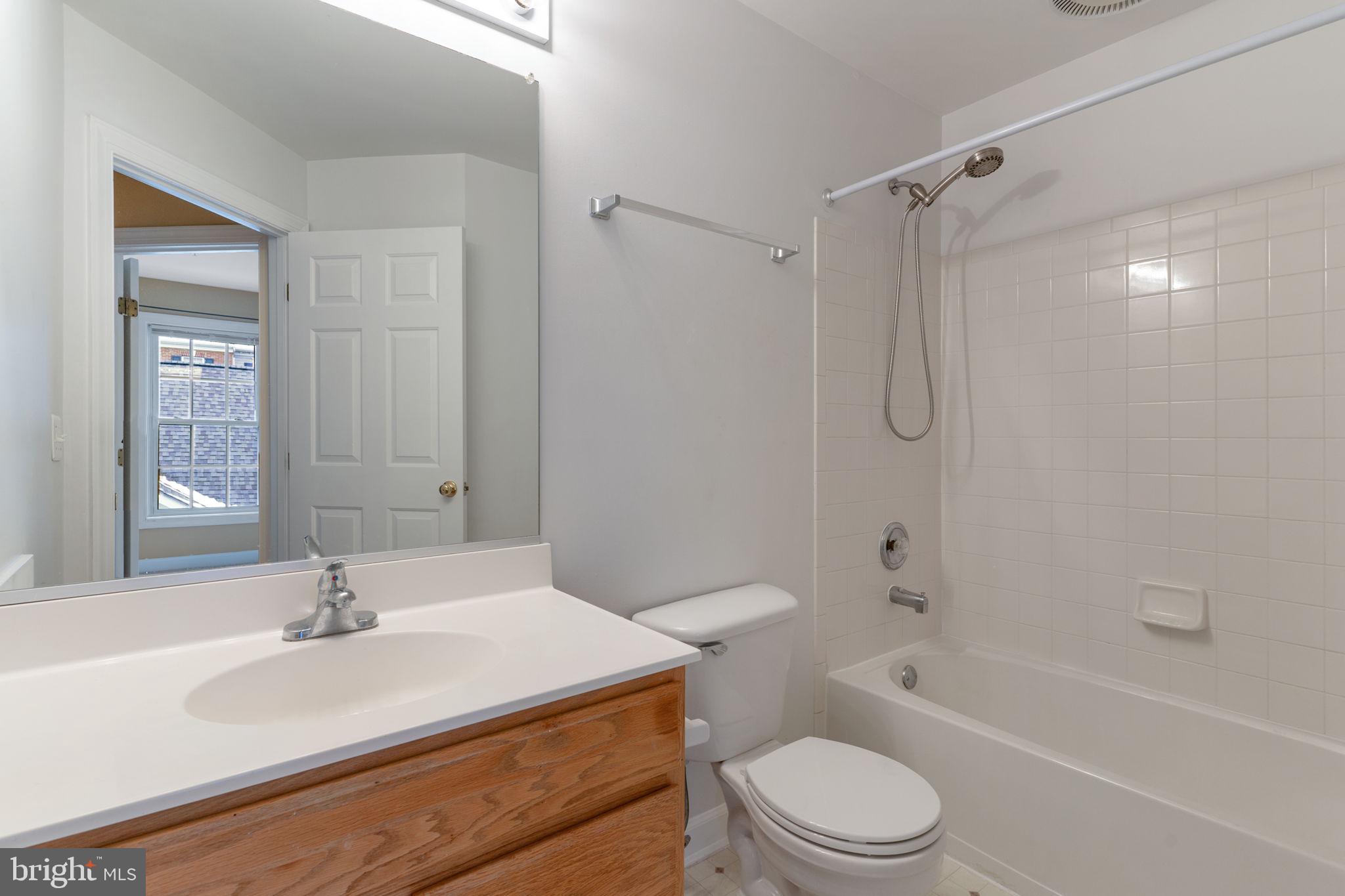 SUMMERS GROVE - Residential Lease