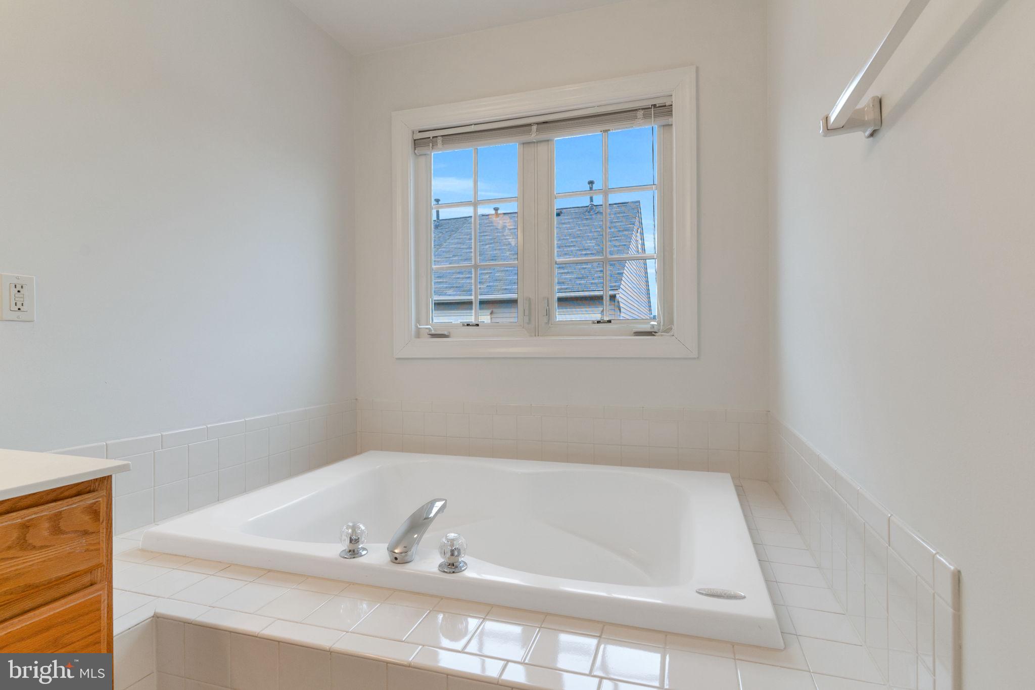 SUMMERS GROVE - Residential Lease