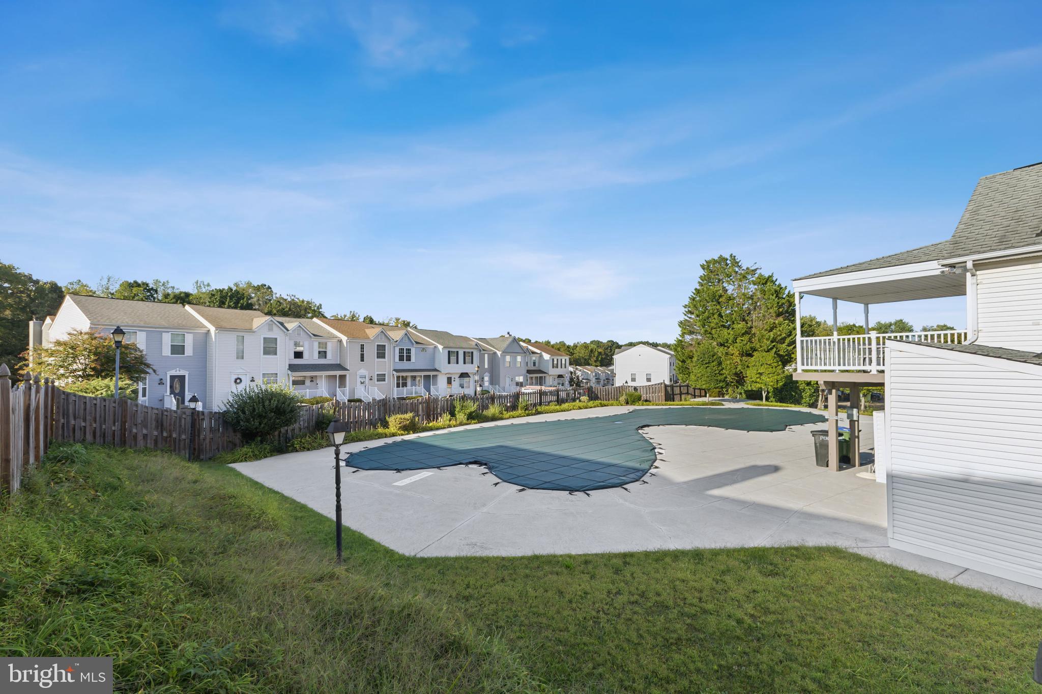 SUNNINGDALE MEADOWS - Residential