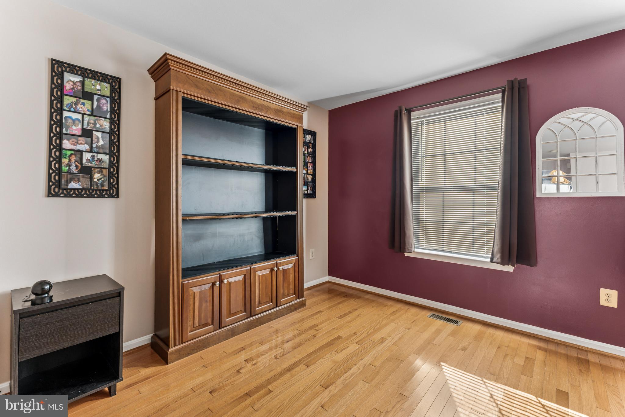 SUNNINGDALE MEADOWS - Residential