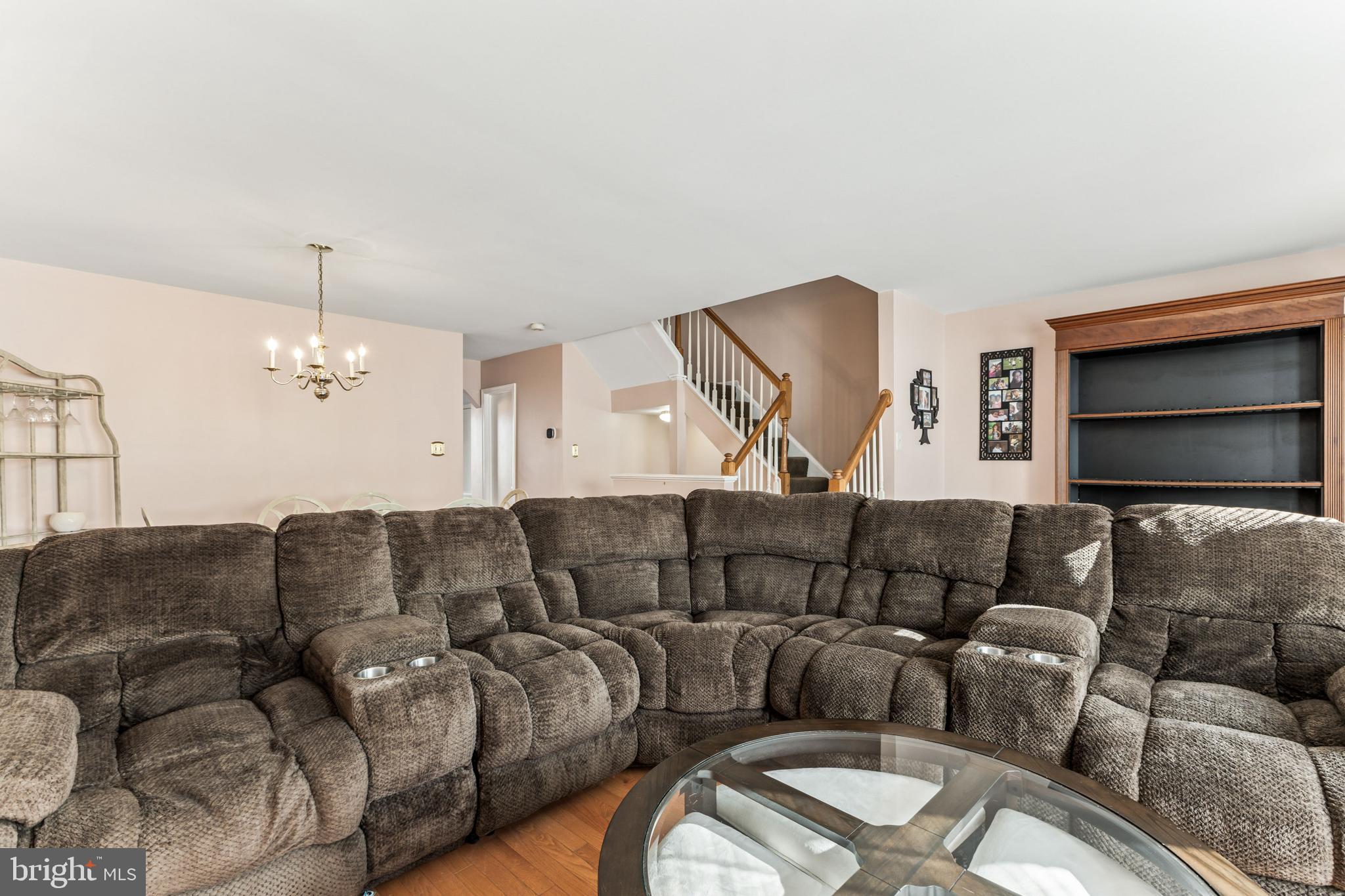 SUNNINGDALE MEADOWS - Residential