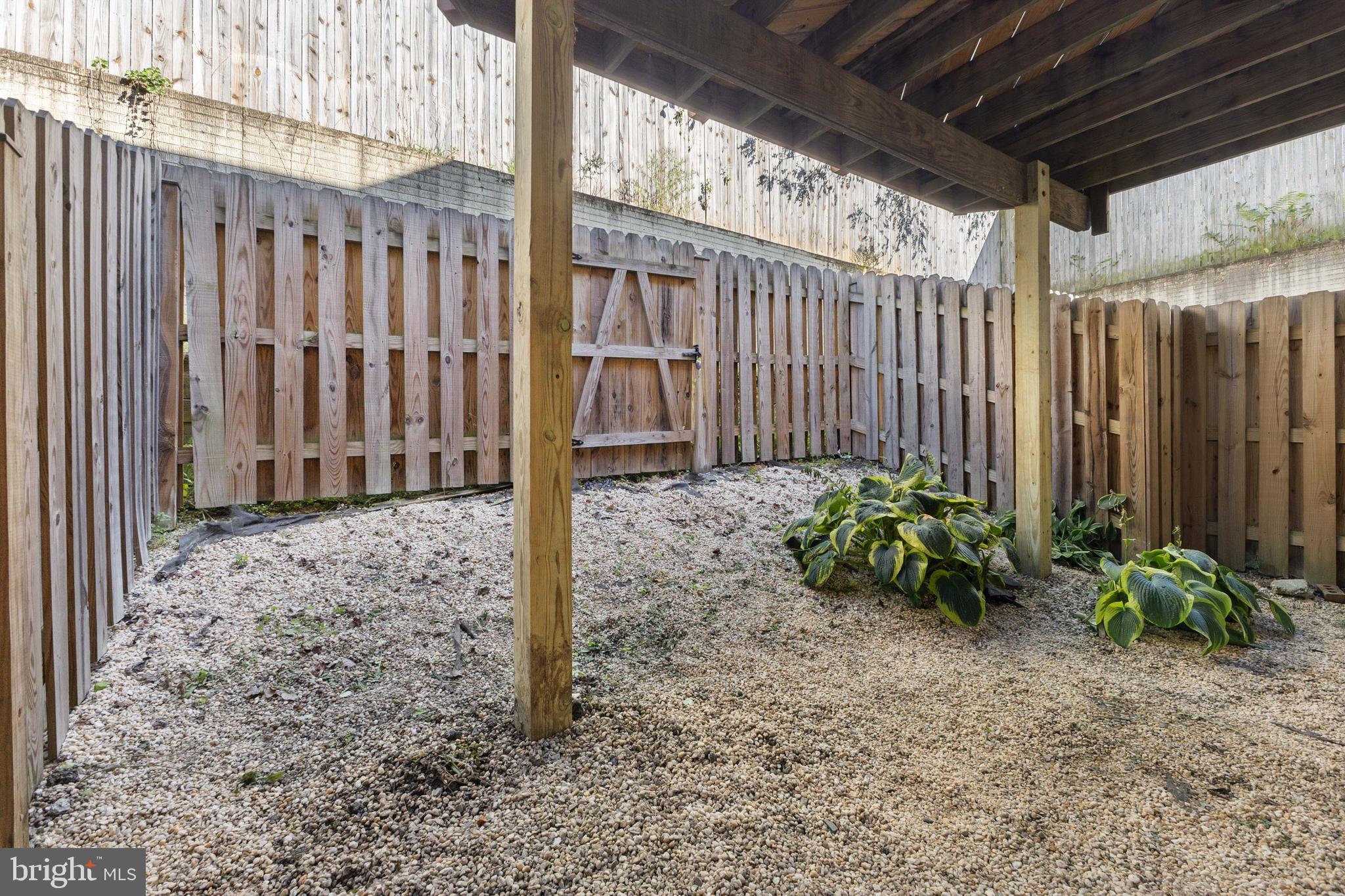 SUNNINGDALE MEADOWS - Residential