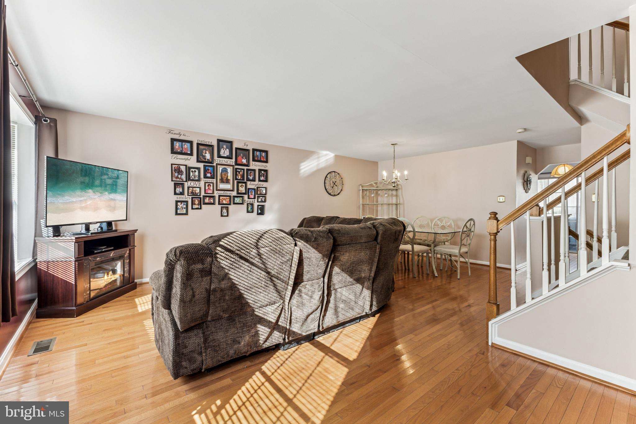 SUNNINGDALE MEADOWS - Residential