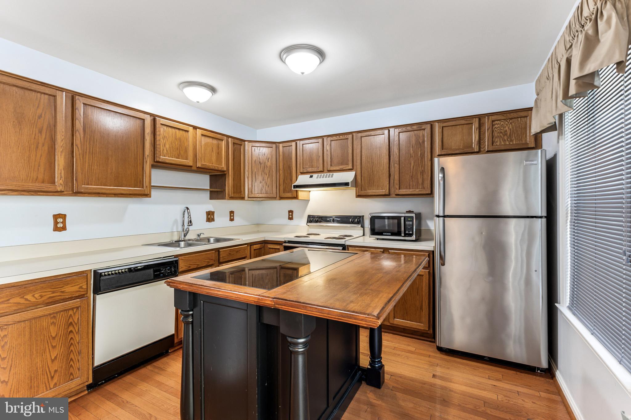 SUNNINGDALE MEADOWS - Residential