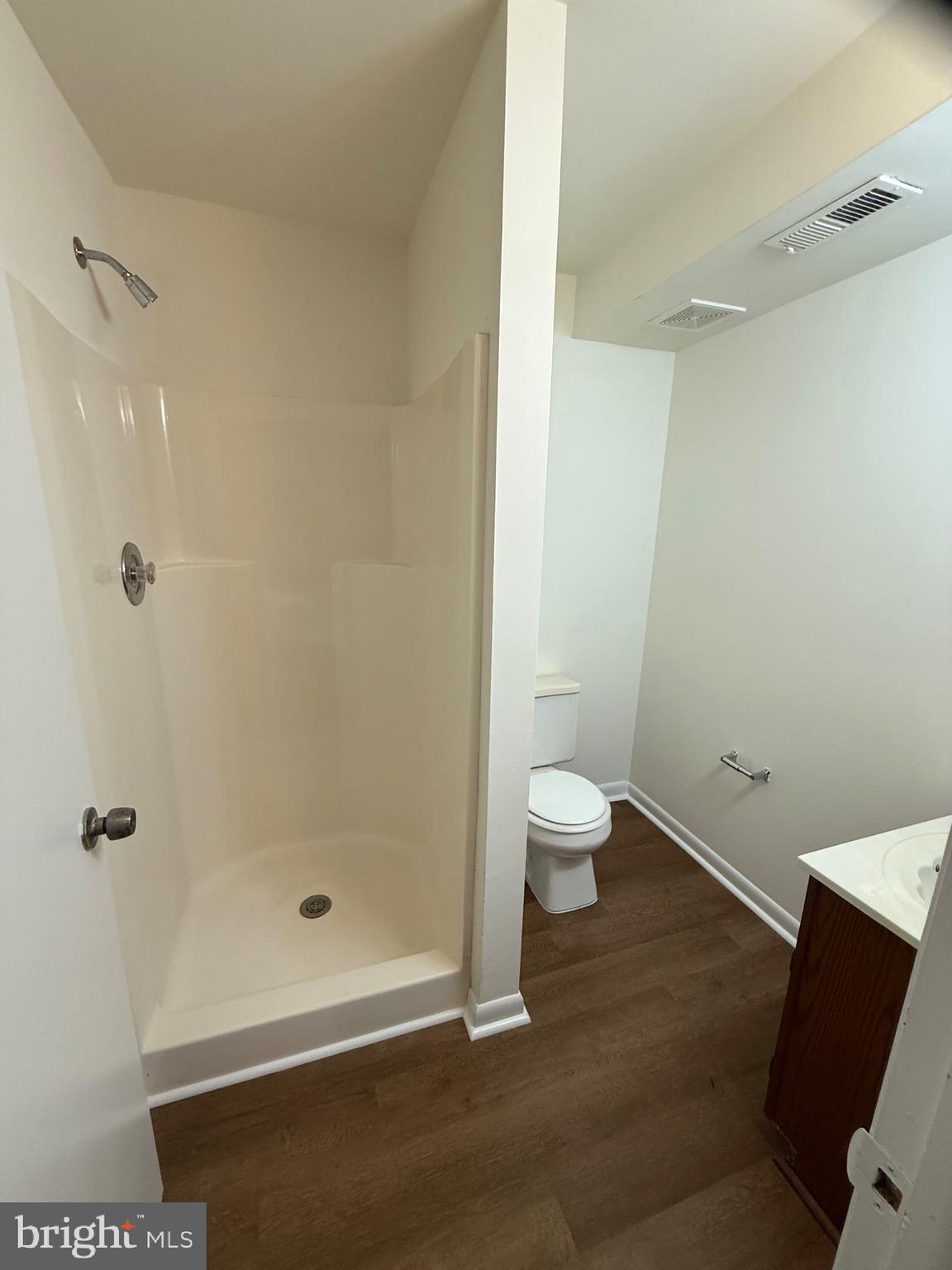 BREEZEWOOD FOREST EAST - Residential Lease