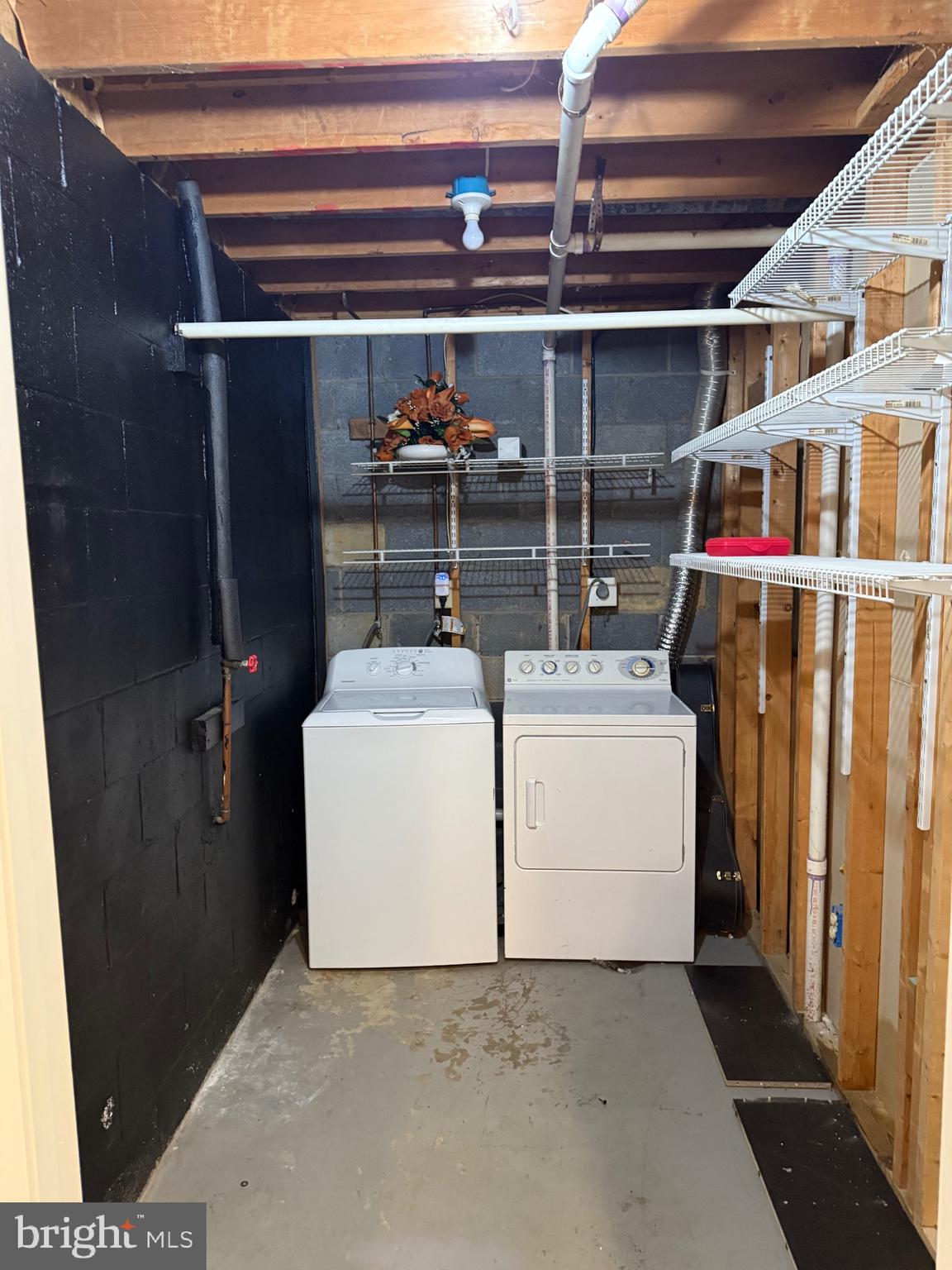 BREEZEWOOD FOREST EAST - Residential Lease