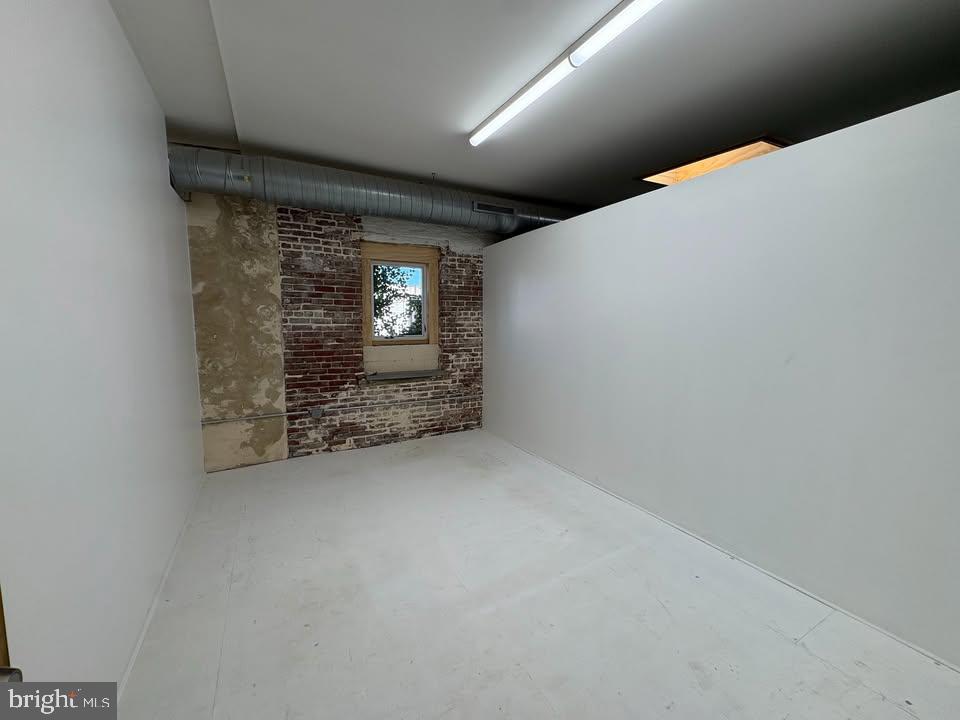 2817 HELEN STREET 21