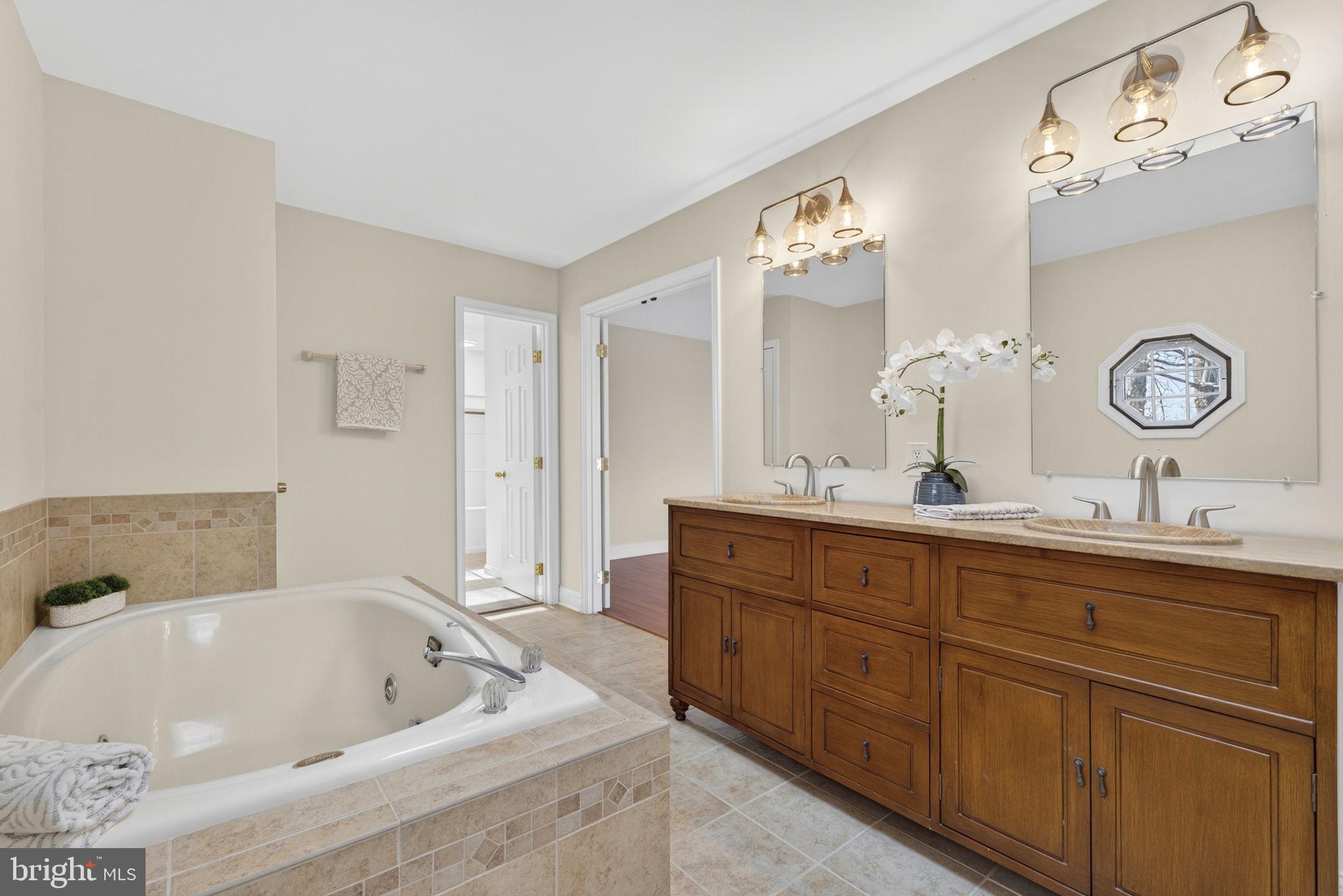 AVALON ESTS - Residential