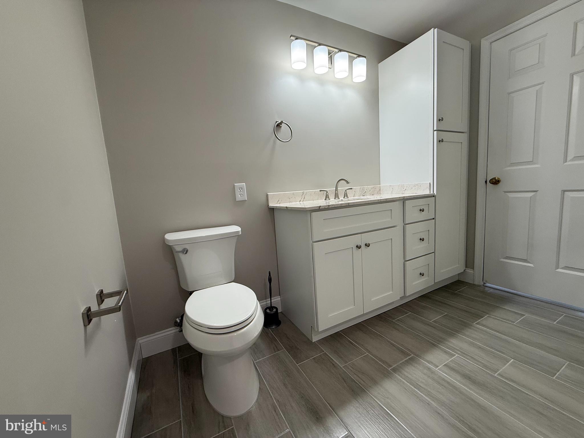 MAKEFIELD GLEN - Residential Lease