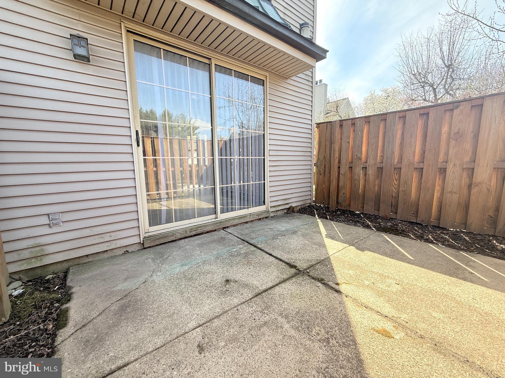 MAKEFIELD GLEN - Residential Lease