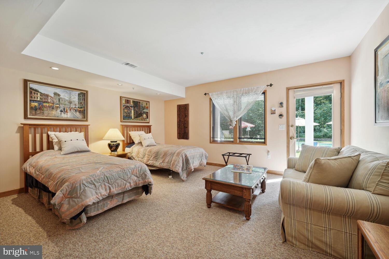 BROOKRIDGE MANOR - Residential