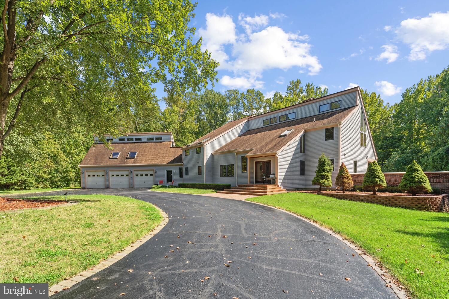 BROOKRIDGE MANOR - Residential