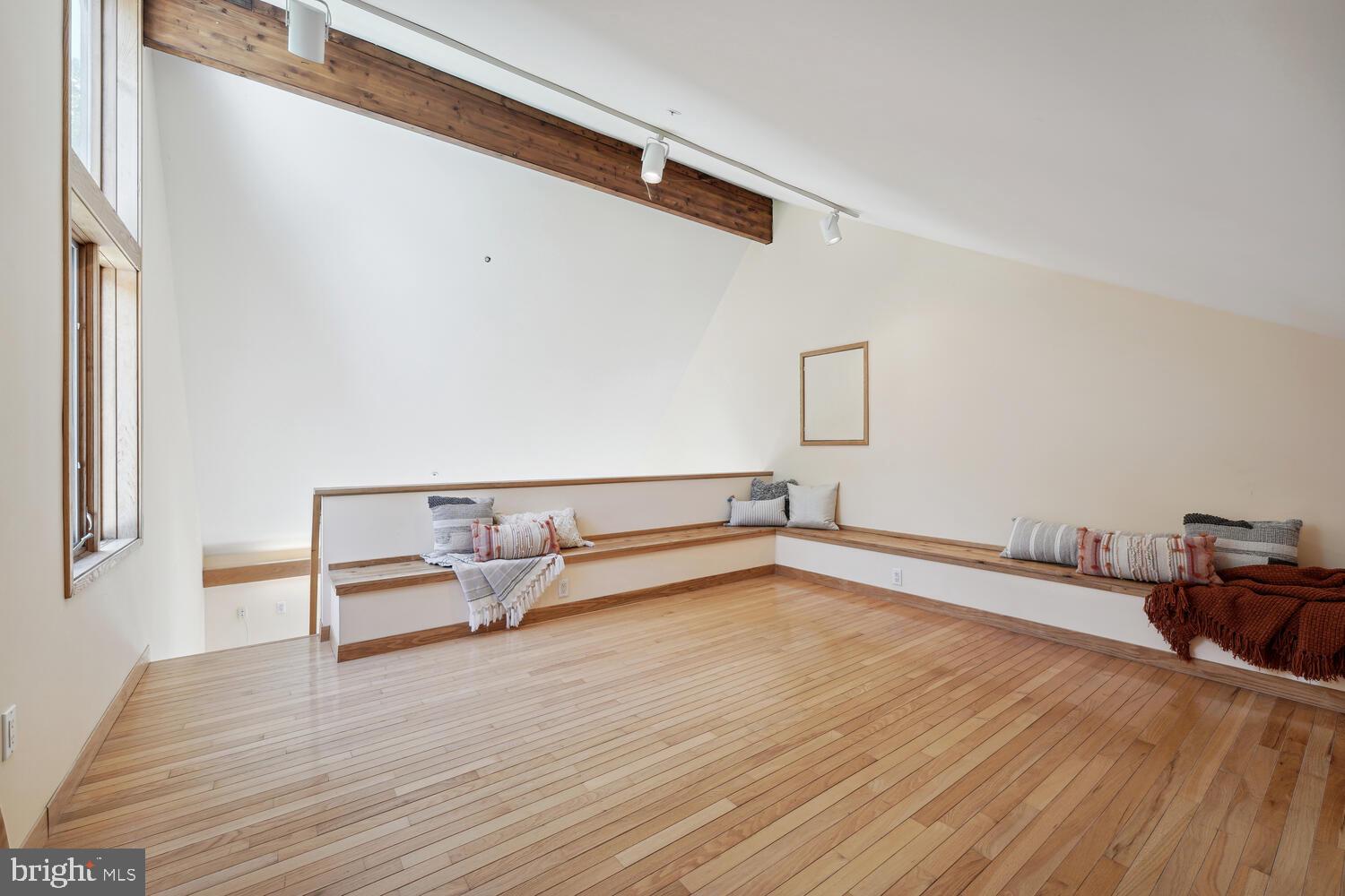 BROOKRIDGE MANOR - Residential