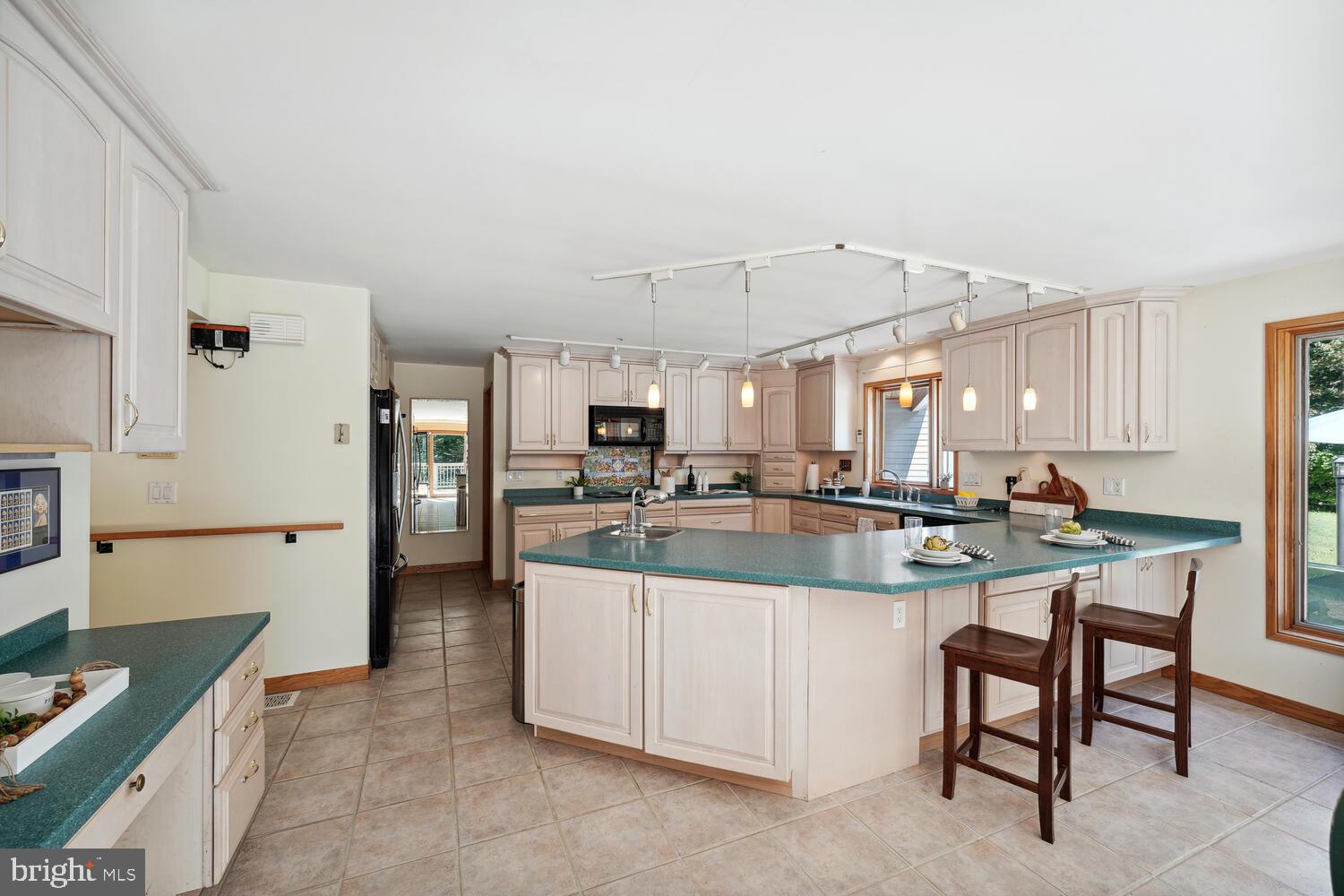 BROOKRIDGE MANOR - Residential