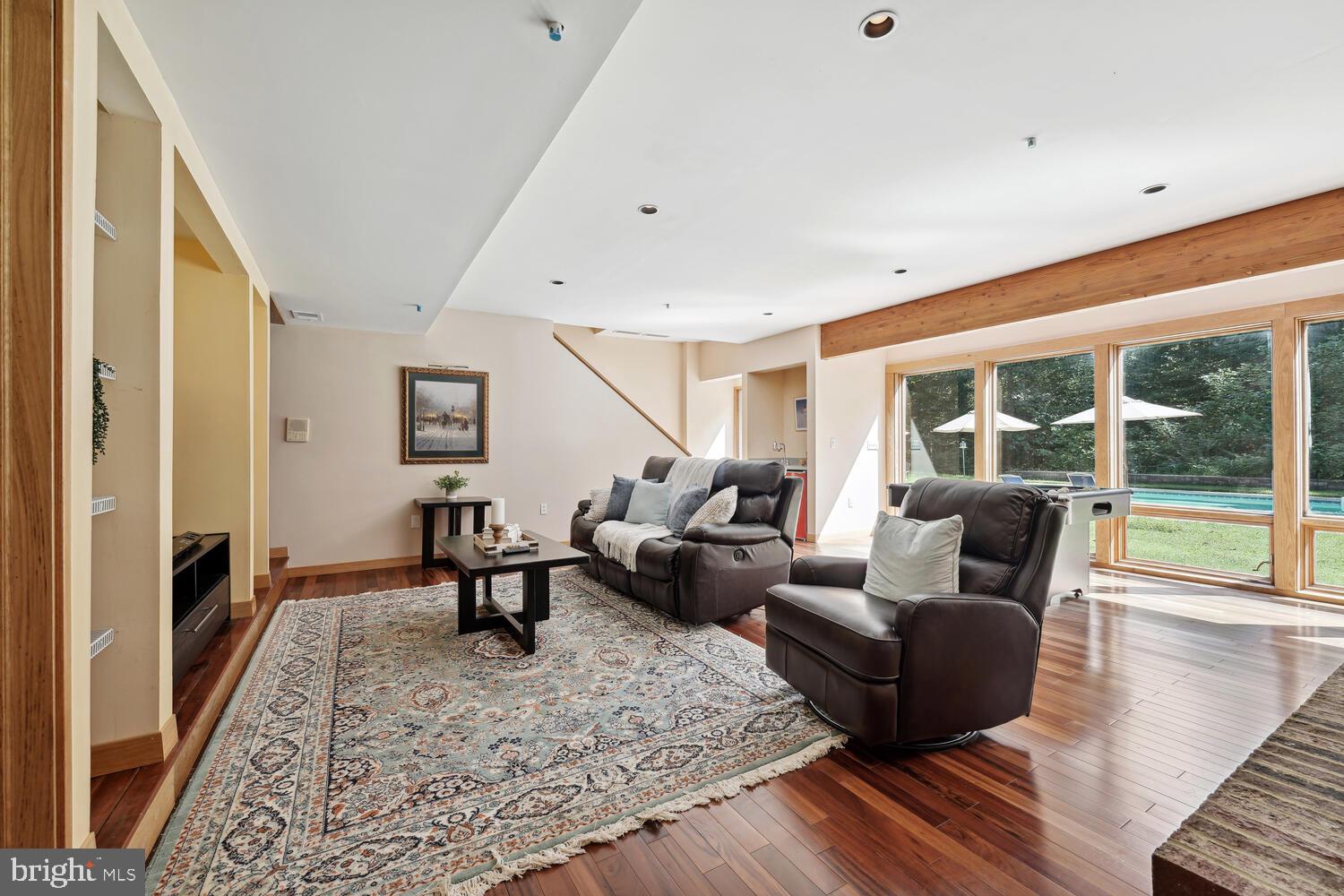 BROOKRIDGE MANOR - Residential