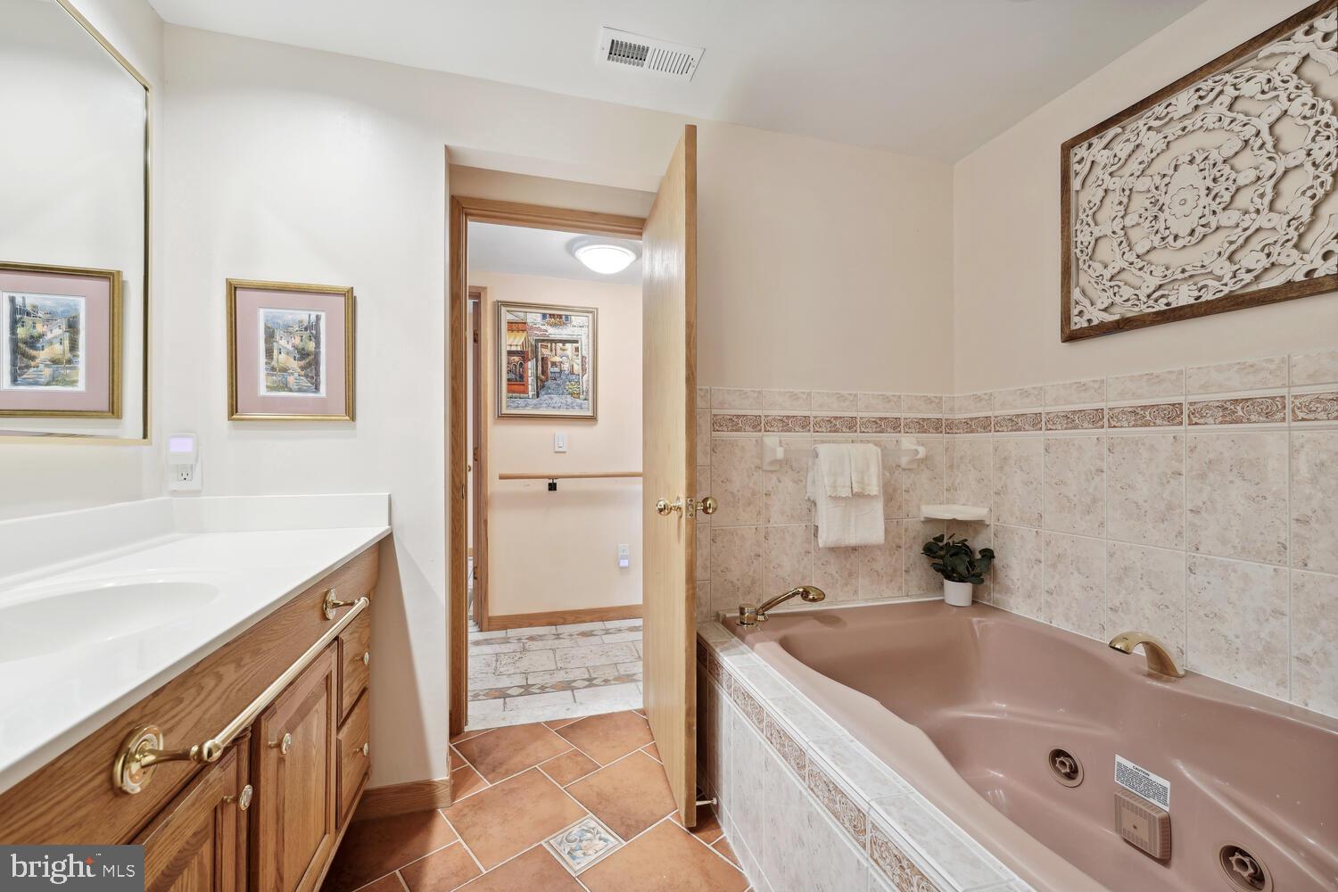 BROOKRIDGE MANOR - Residential