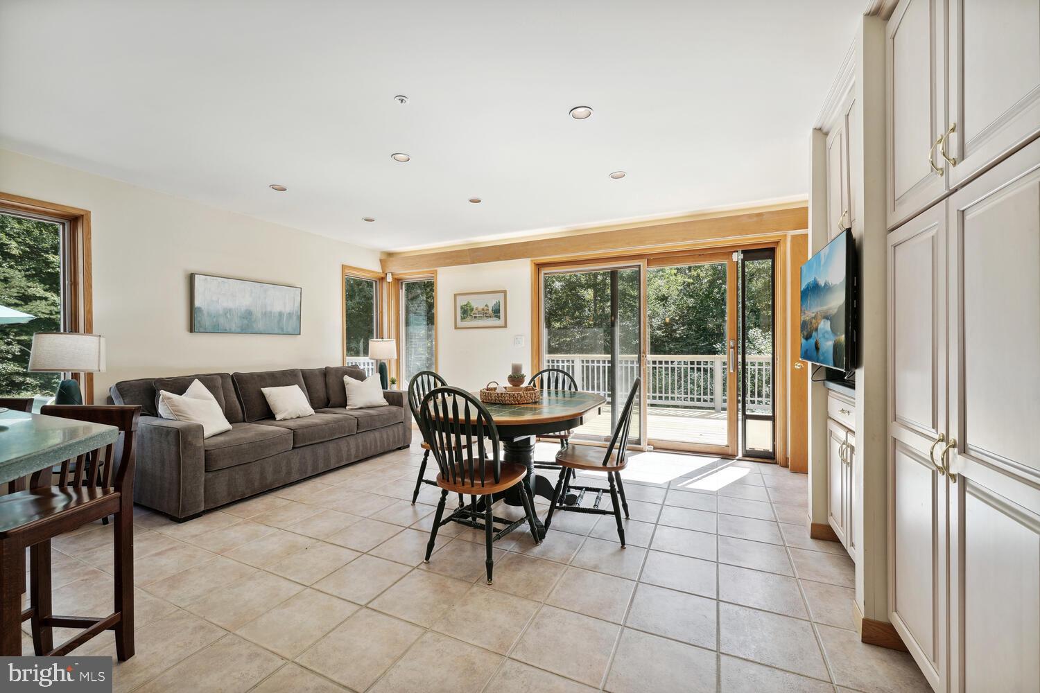 BROOKRIDGE MANOR - Residential