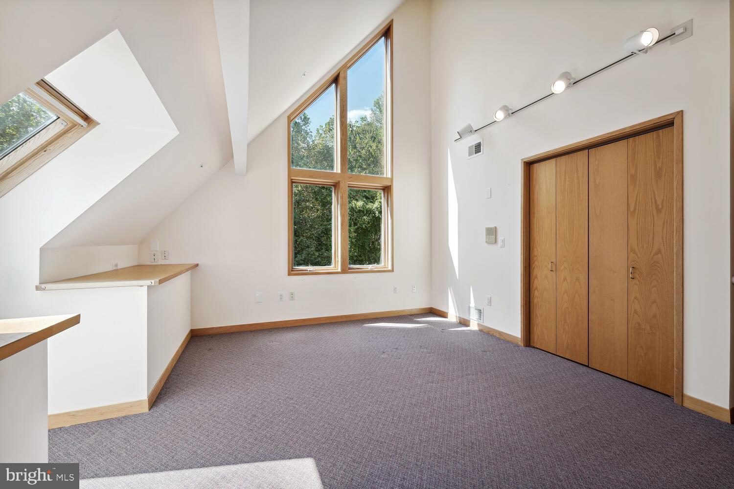 BROOKRIDGE MANOR - Residential