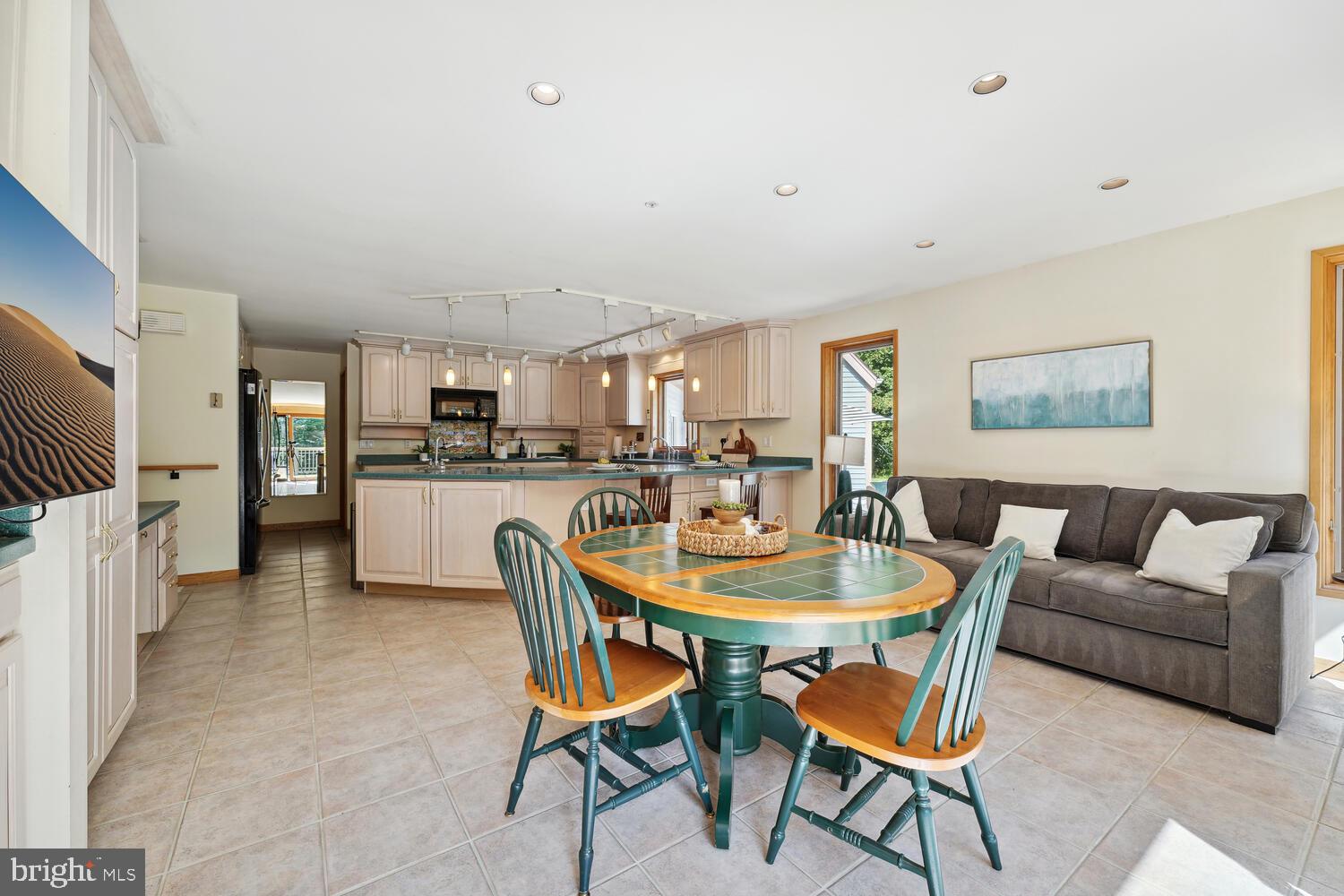 BROOKRIDGE MANOR - Residential