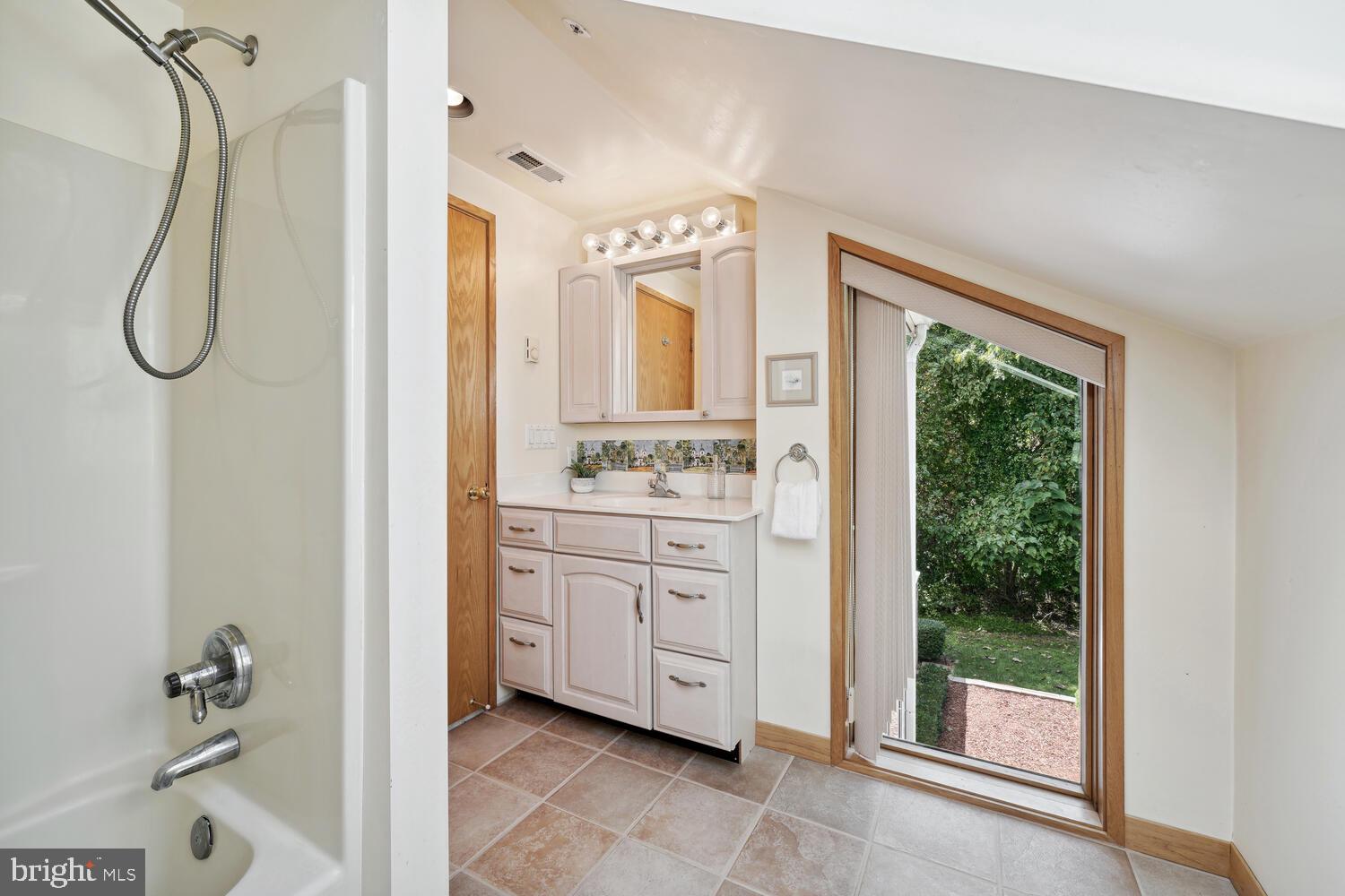 BROOKRIDGE MANOR - Residential