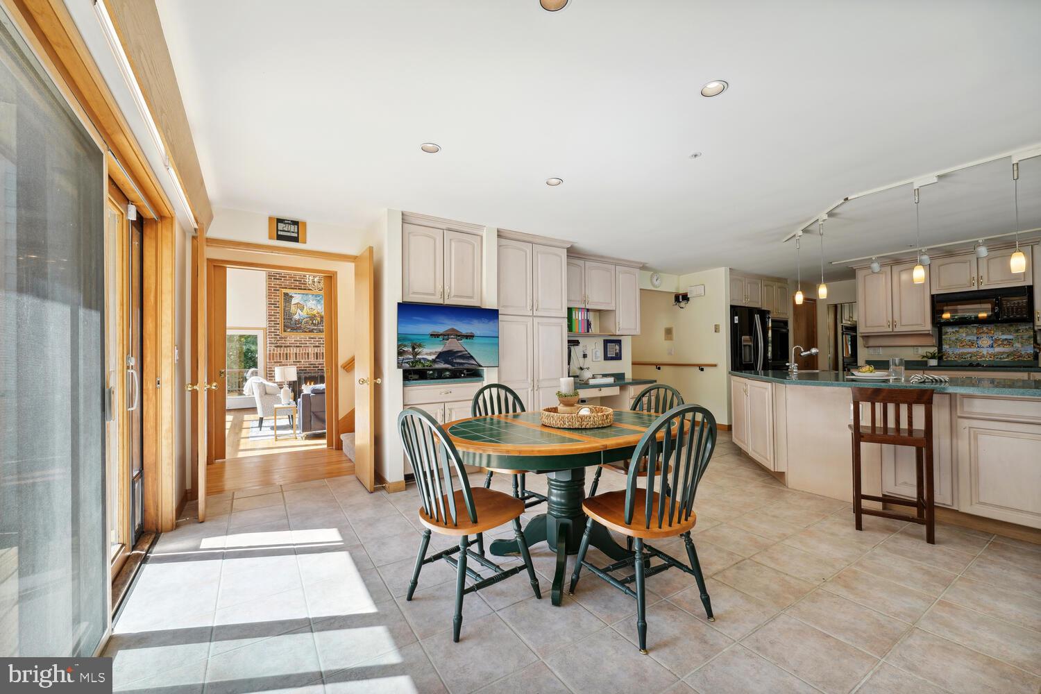 BROOKRIDGE MANOR - Residential