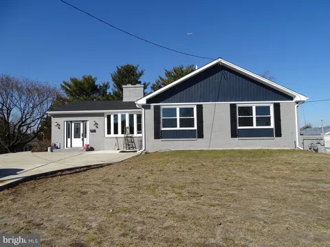 110 Pilgrim Ct, Turnersville, NJ MLS: NJGL2053604