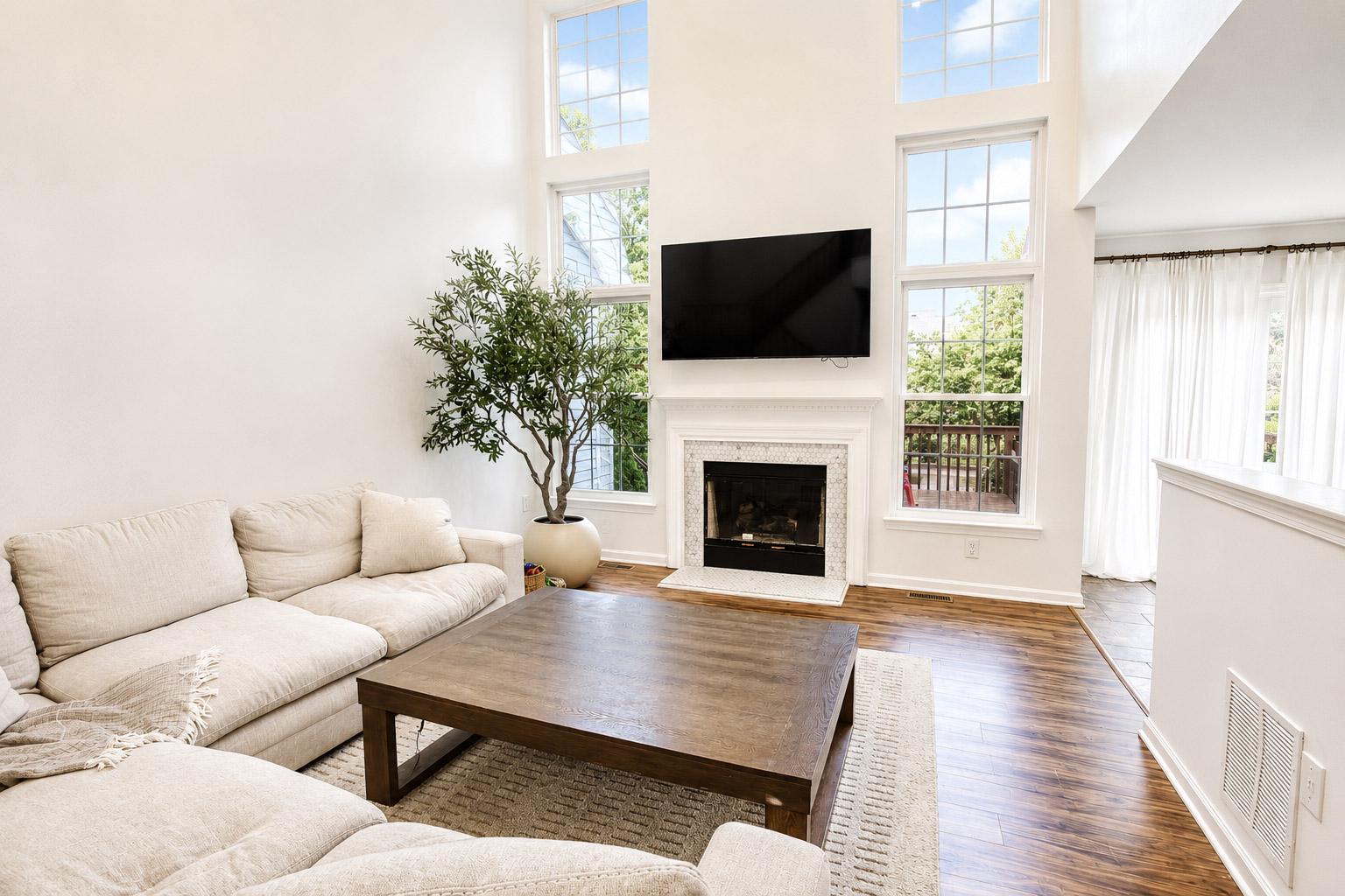WARRINGTON HUNT - Residential
