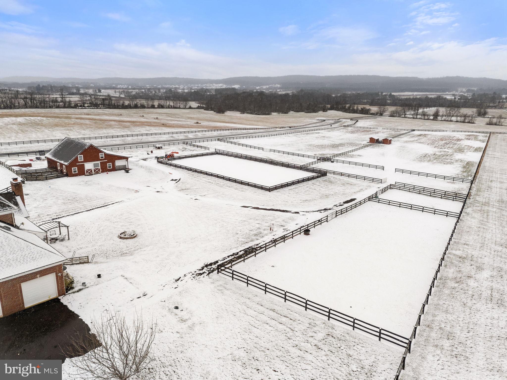 LEE'S CROSSING - Residential