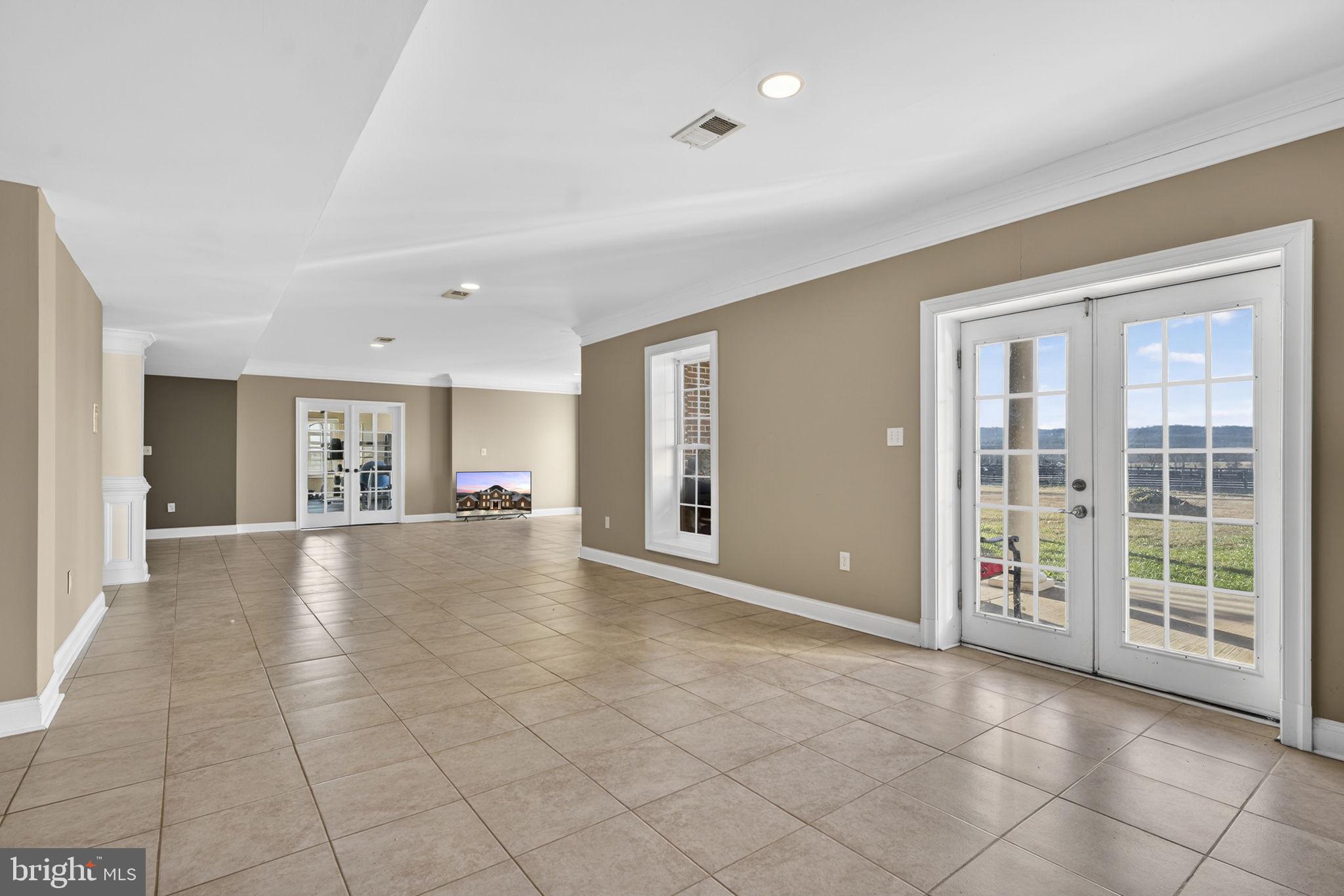 LEE'S CROSSING - Residential