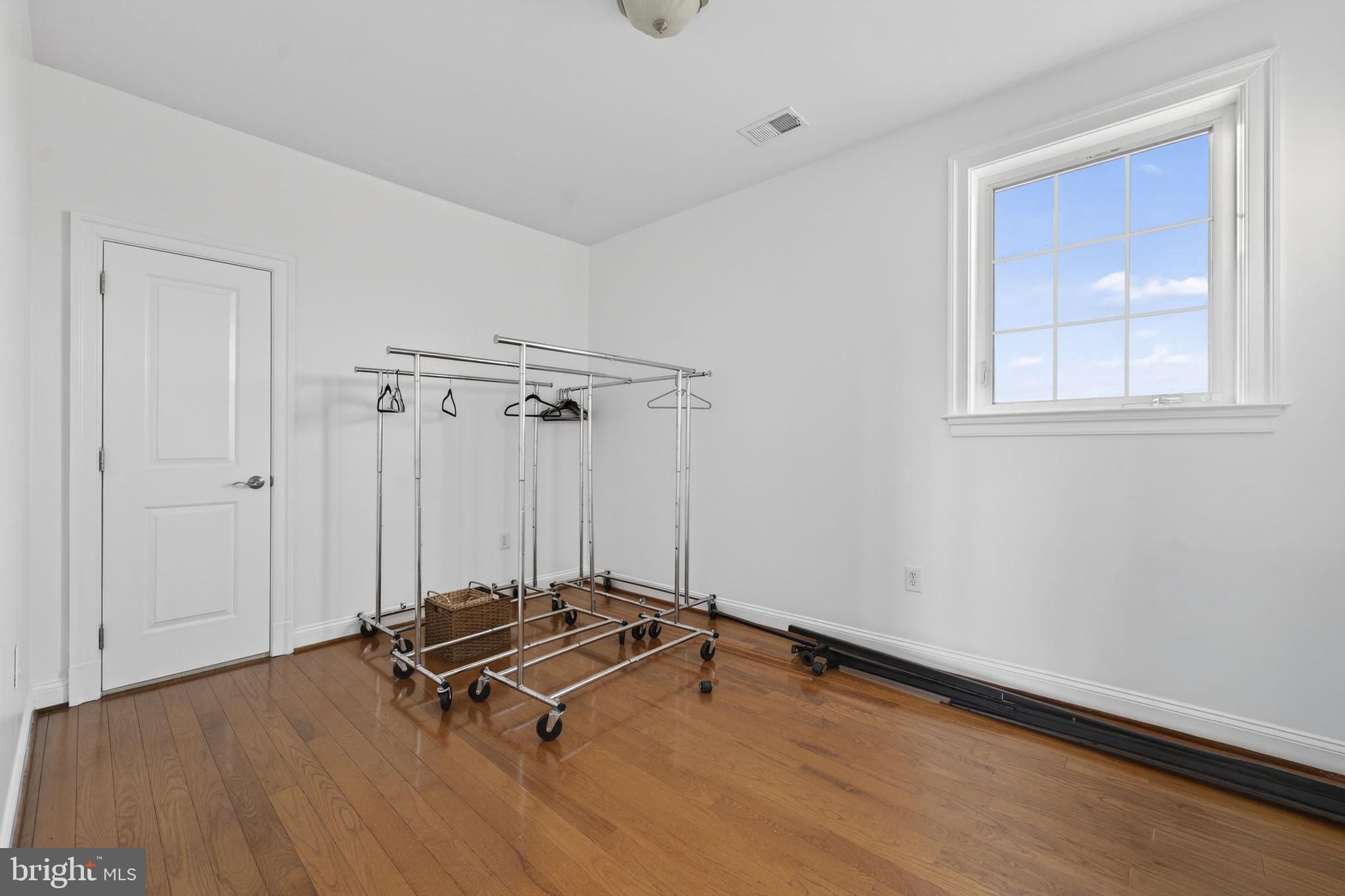 LEE'S CROSSING - Residential