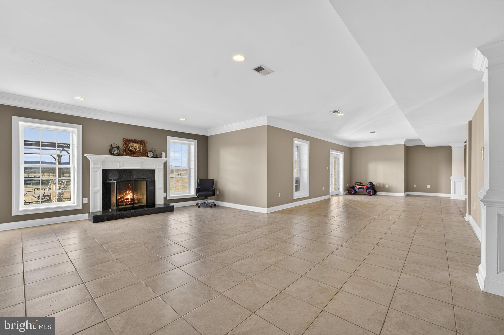 LEE'S CROSSING - Residential